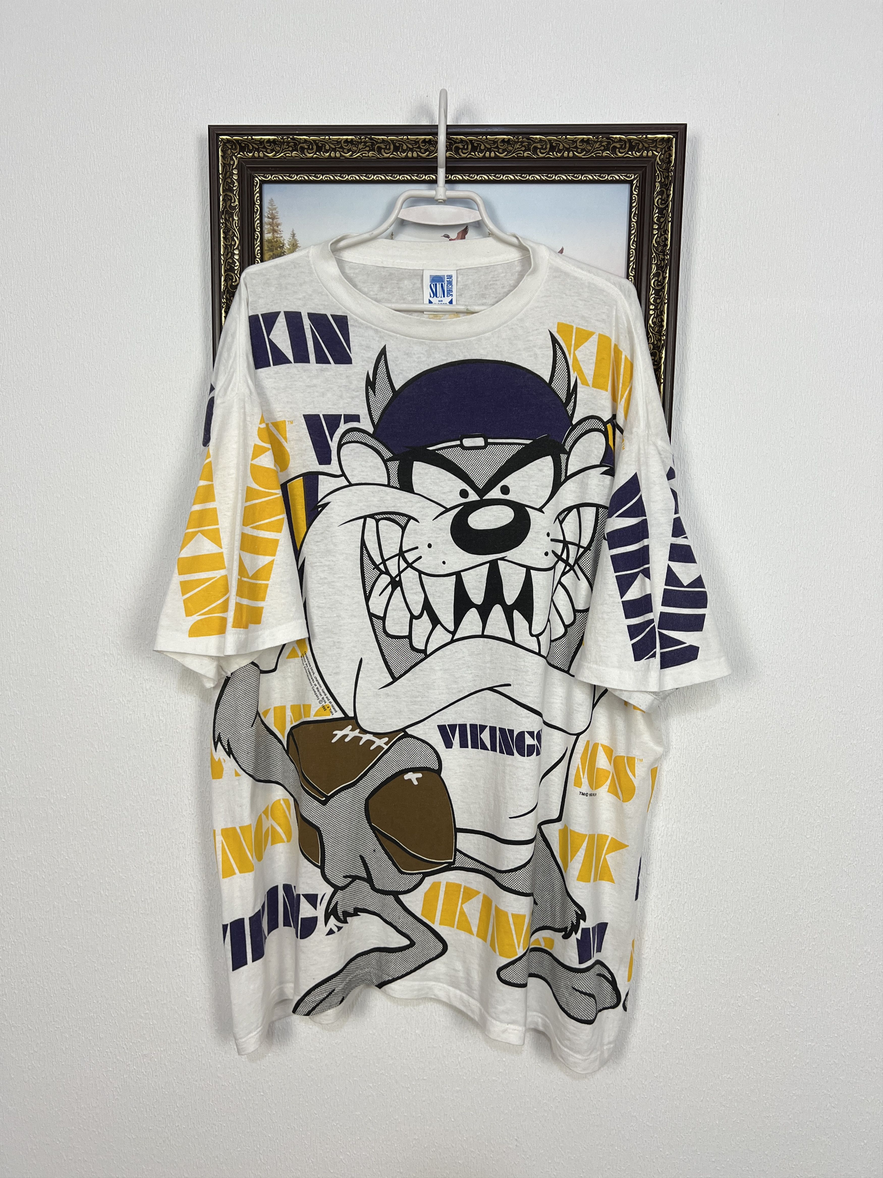Vintage Vintage RARE Minnesota Vikings Taz All Over Print NFL Shirt Size US XXL / EU 58 / 5 - 1 Thumbnail
