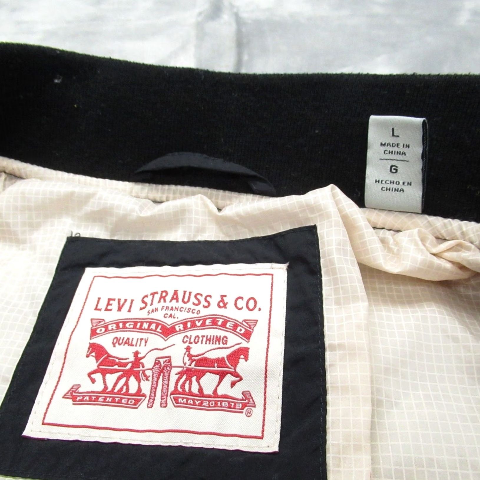 Vintage Levi Jacket Women L Black Quilted Bomber Full Zip Pockets Warm Midweight Winter Netural? Size L / US 10 / IT 46 - 3 Thumbnail