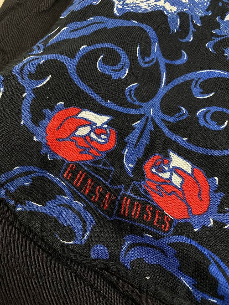 Band Tees Vintage Guns n' Roses Stratocaster Printing Buttons Shirt Size US XL / EU 56 / 4 - 7 Thumbnail