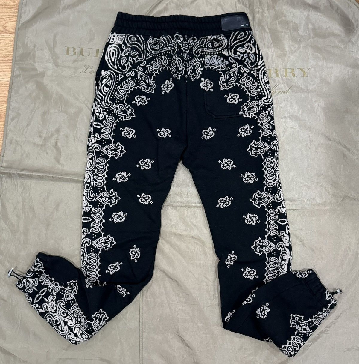 Amiri Amiri Black Bandana Bleach Sweatpants size S Size US 30 / EU 46 - 2 Thumbnail