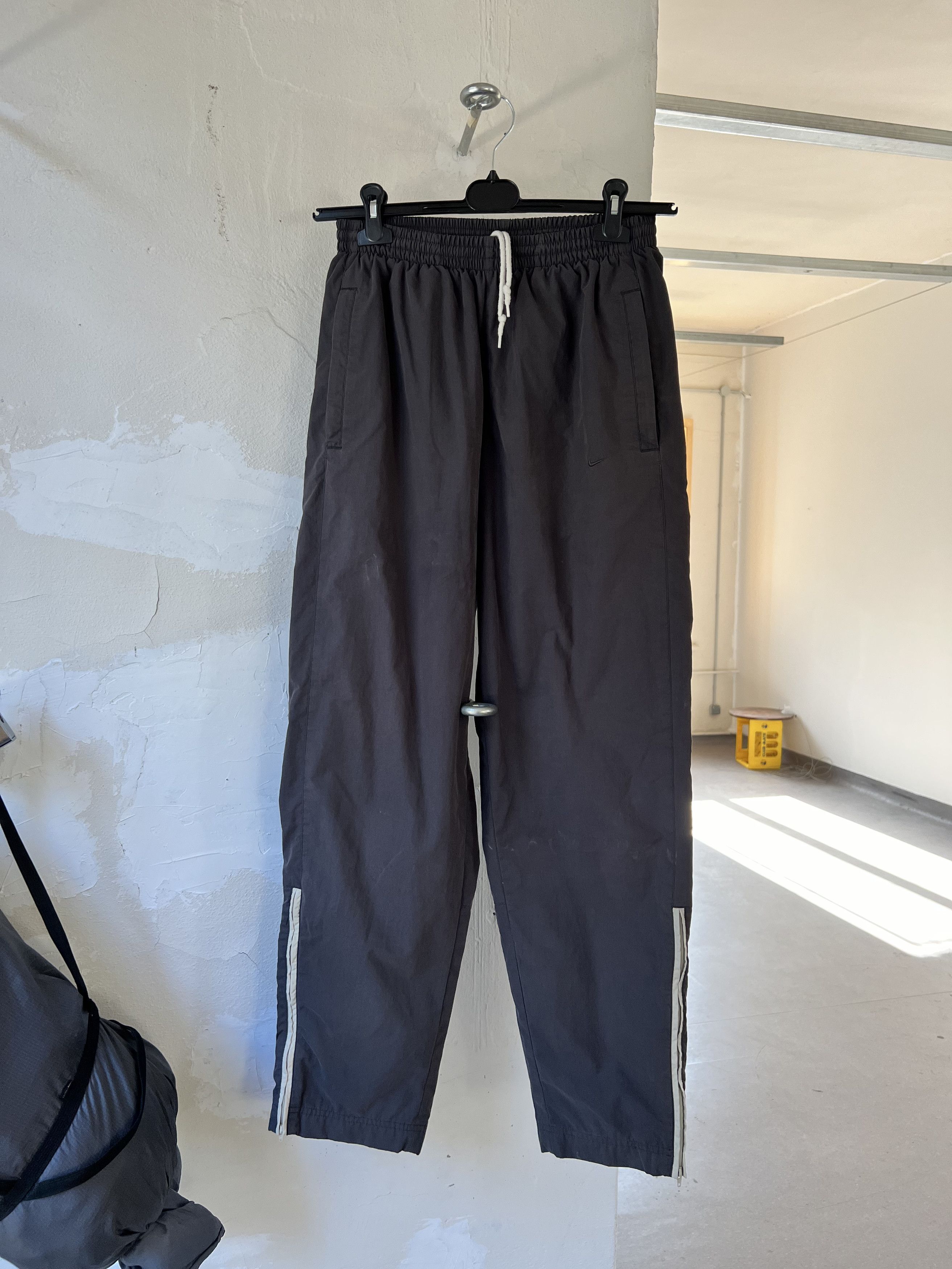 Nike Nike Symmetric Minimal Baggie Vintage Sport Nylon Pants Size US 32 / EU 48 - 1 Thumbnail