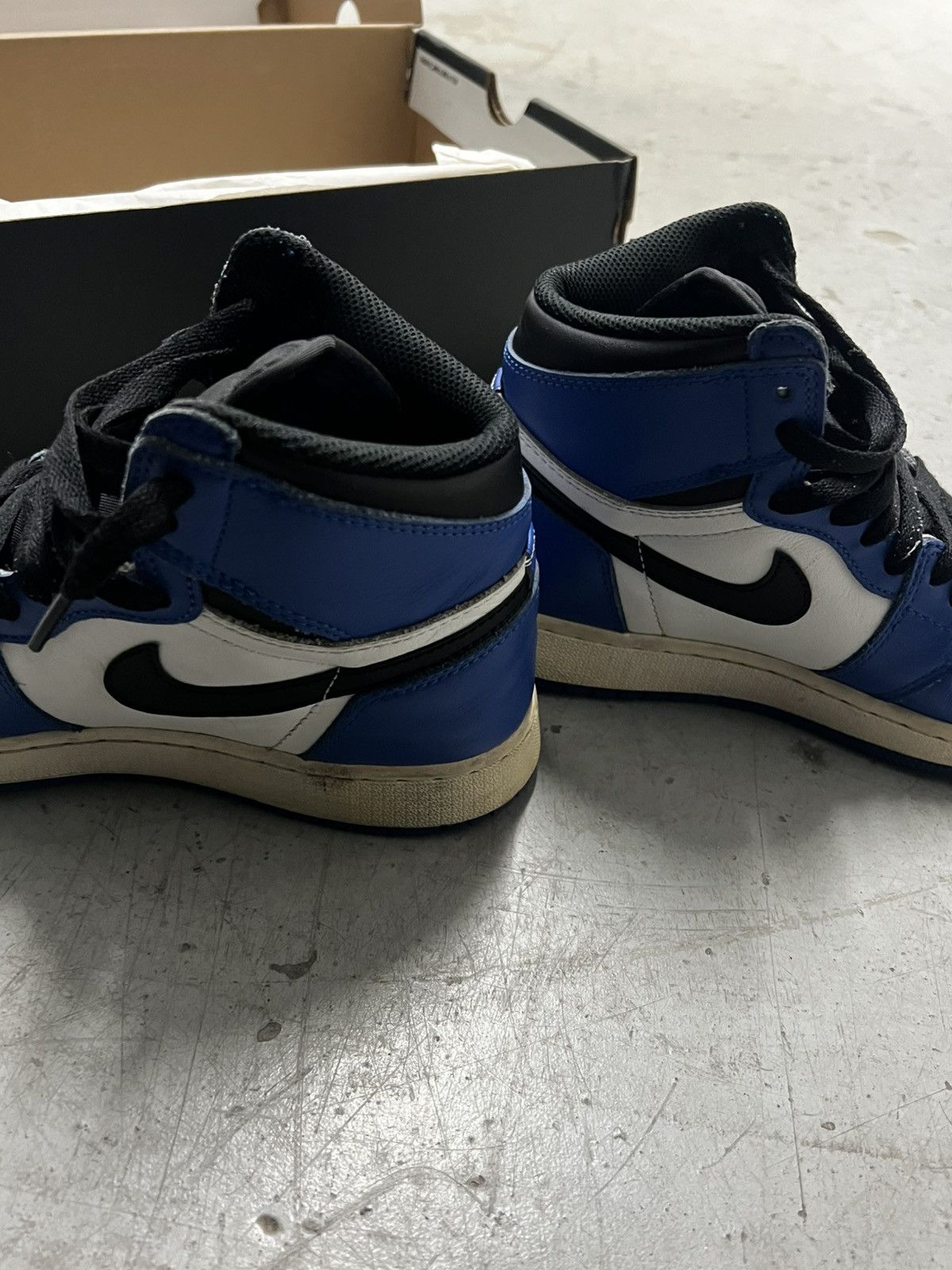 Nike Nike Jordan 1 Retro High “Game Royal” Size US 6.5 / EU 39-40 - 2 Thumbnail