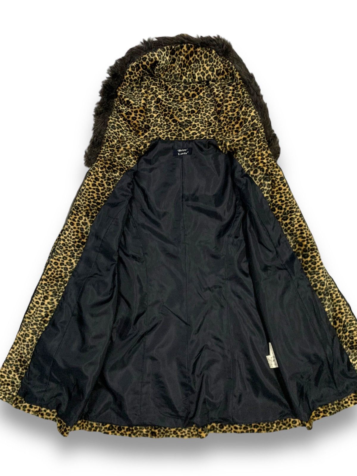 Japanese Brand Japanese Brand Leopard Pattern Faux Fur Hooded Jacket Size M / US 6-8 / IT 42-44 - 3 Thumbnail