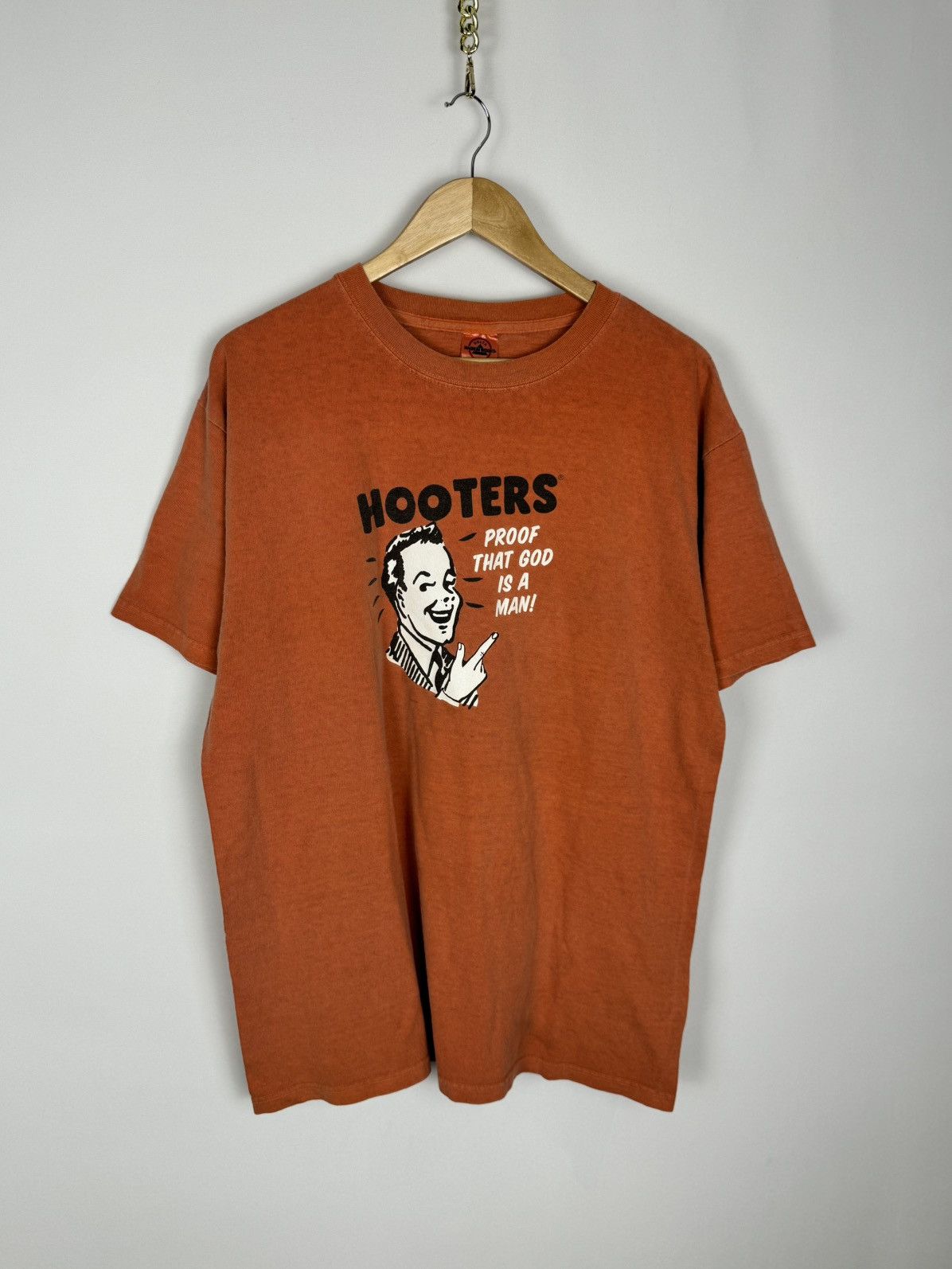 Vintage Vintage Hooters “Proof That God Is a Man!” Tee Size US XL / EU 56 / 4 - 2 Thumbnail