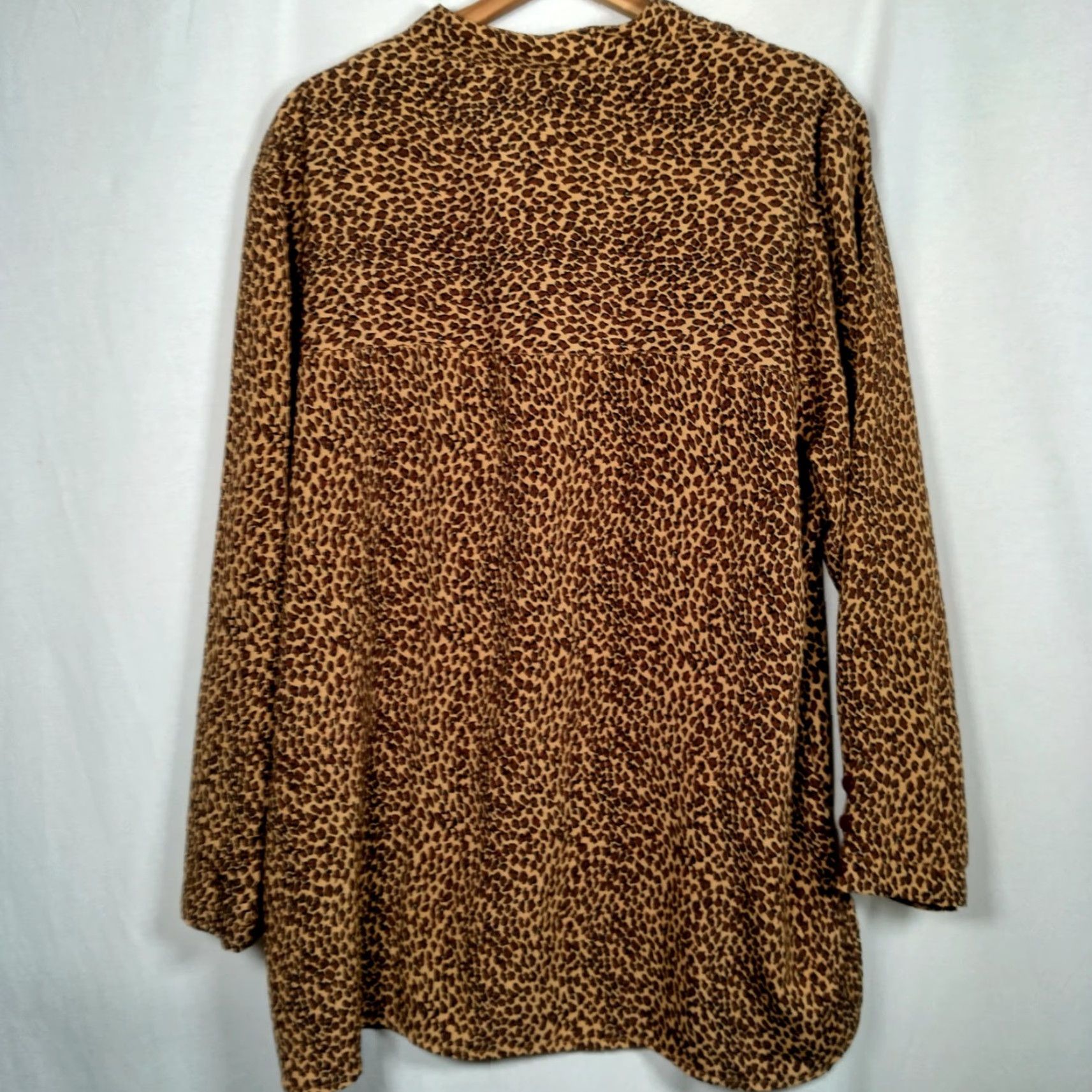 Vintage VINTAGE Jaclyn Smith Blouse Cat Print Long Sleeve 18W Brown Polyester Non-Stretch Animal Print Casual Business Party 18W Womens Size XXL / US 16-18 / IT 52-54 - 2 Thumbnail