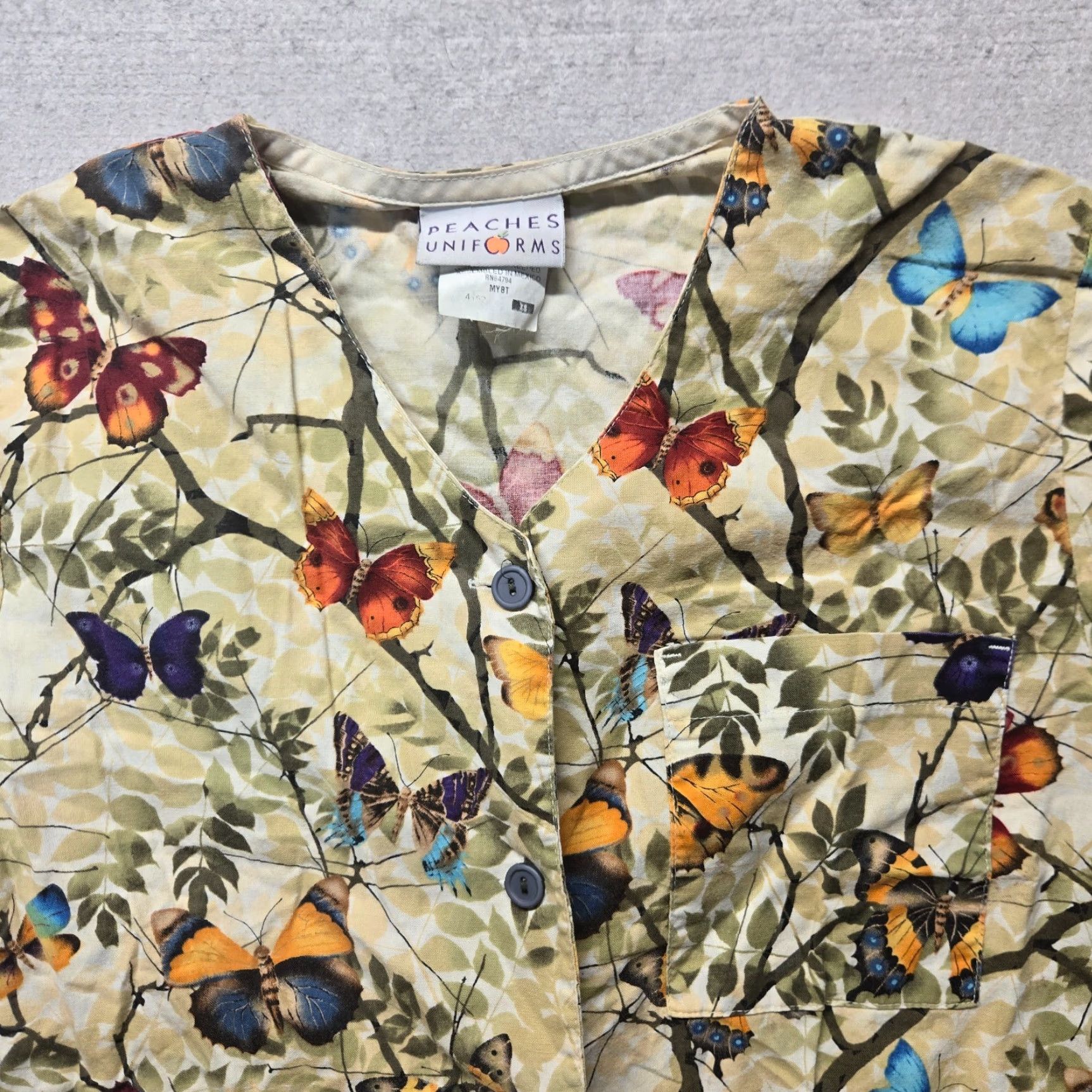 Gloverall VINTAGE Peaches Women's Button Up Scrub Top Shirt XS White Butterflies Cotton Blend Size US XS / EU 42 / 0 - 2 Thumbnail