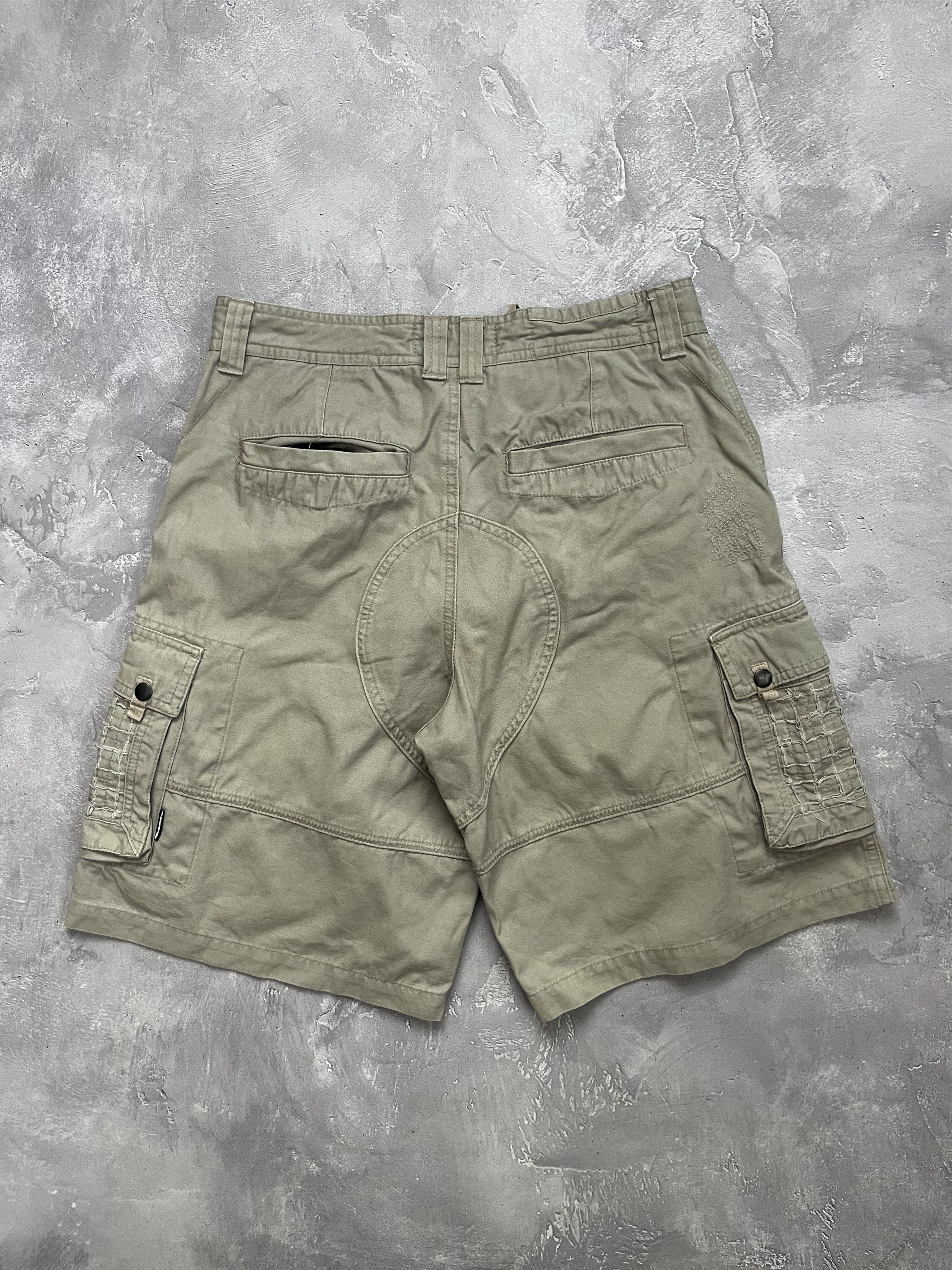 Oakley Vintage Oakley Cargo Short MIlitary Utility Avnat Garde Y2K Size 32" / US 10 / IT 46 - 2 Thumbnail