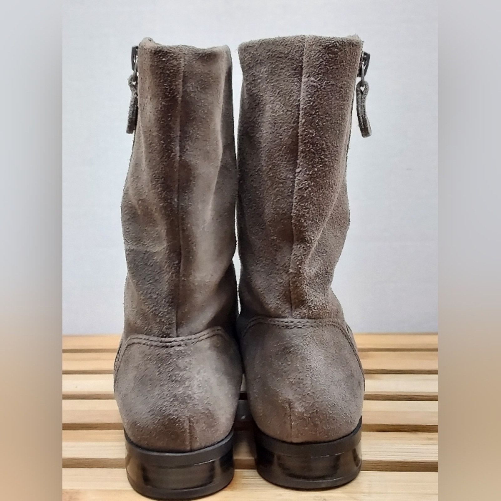 Other Michelle D Womens Gray Suede Ankle Boots Size 6 Size US 6 / IT 36 - 7 Thumbnail