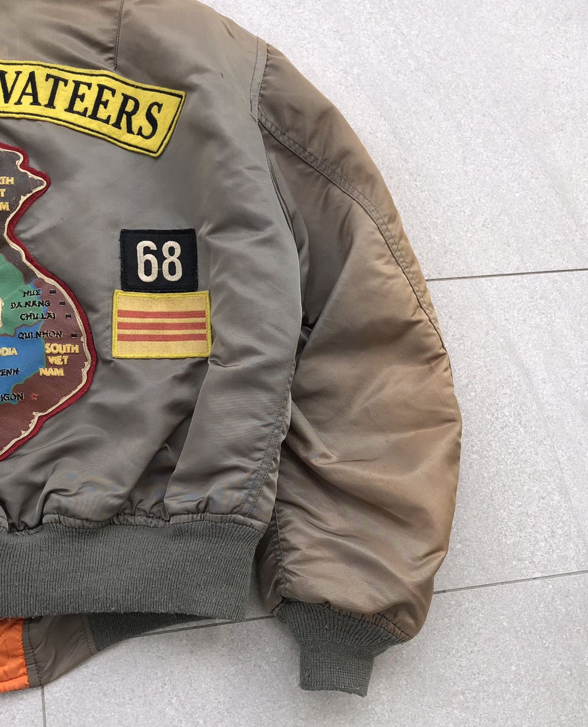 Avirex Vintage 80s Avirex MA-1 VF-117 Military Patches Bomber Size US L / EU 52-54 / 3 - 13 Thumbnail