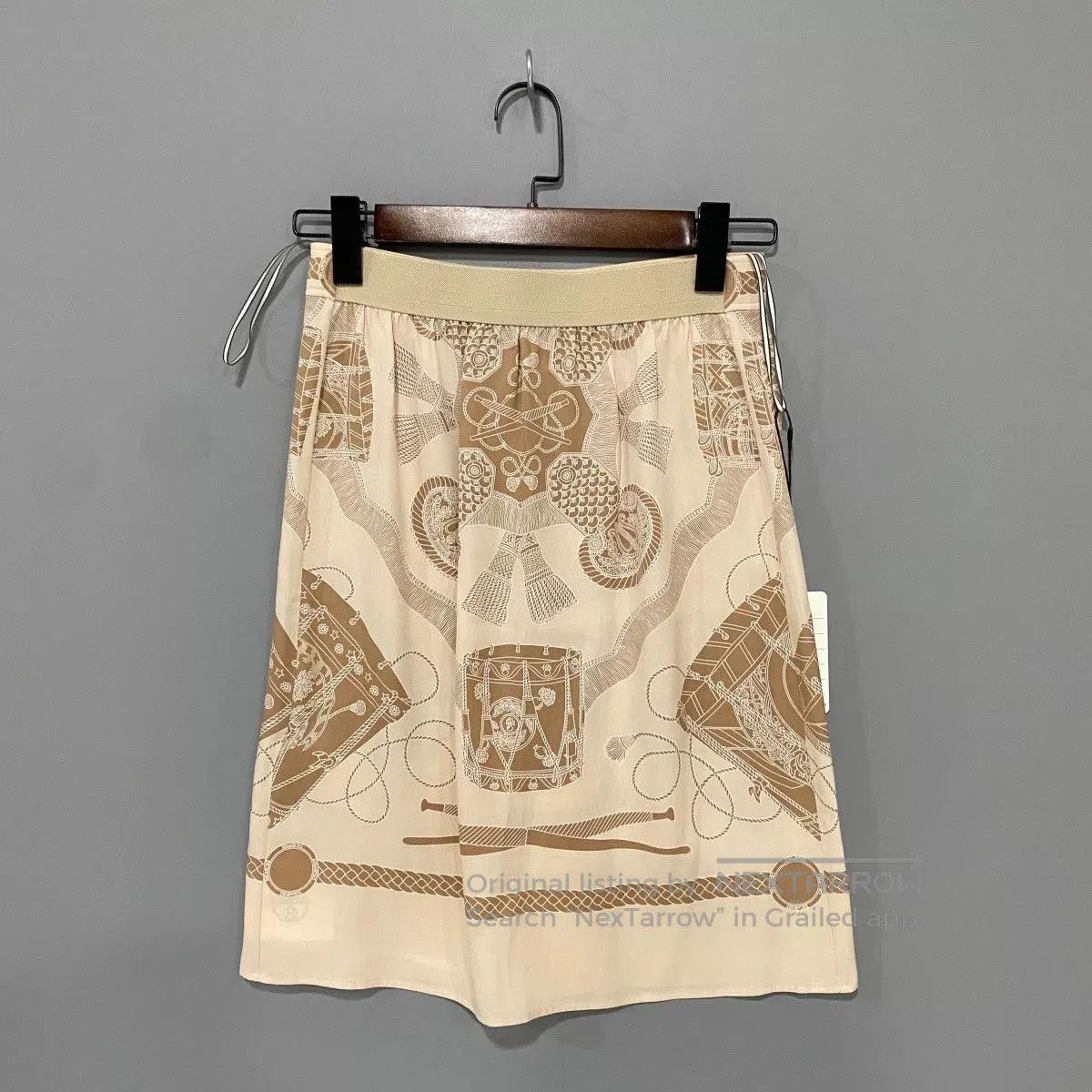 Hermes hermes silk half skirt in beige. Size 33" - 2 Thumbnail