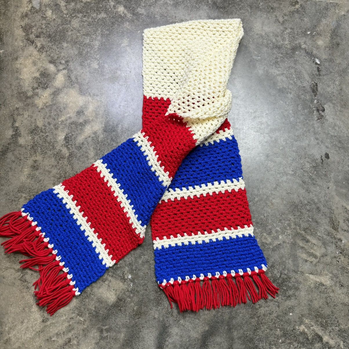 Vintage vintage red white and blue crochet knit head wrap scarve Size ONE SIZE - 1 Thumbnail