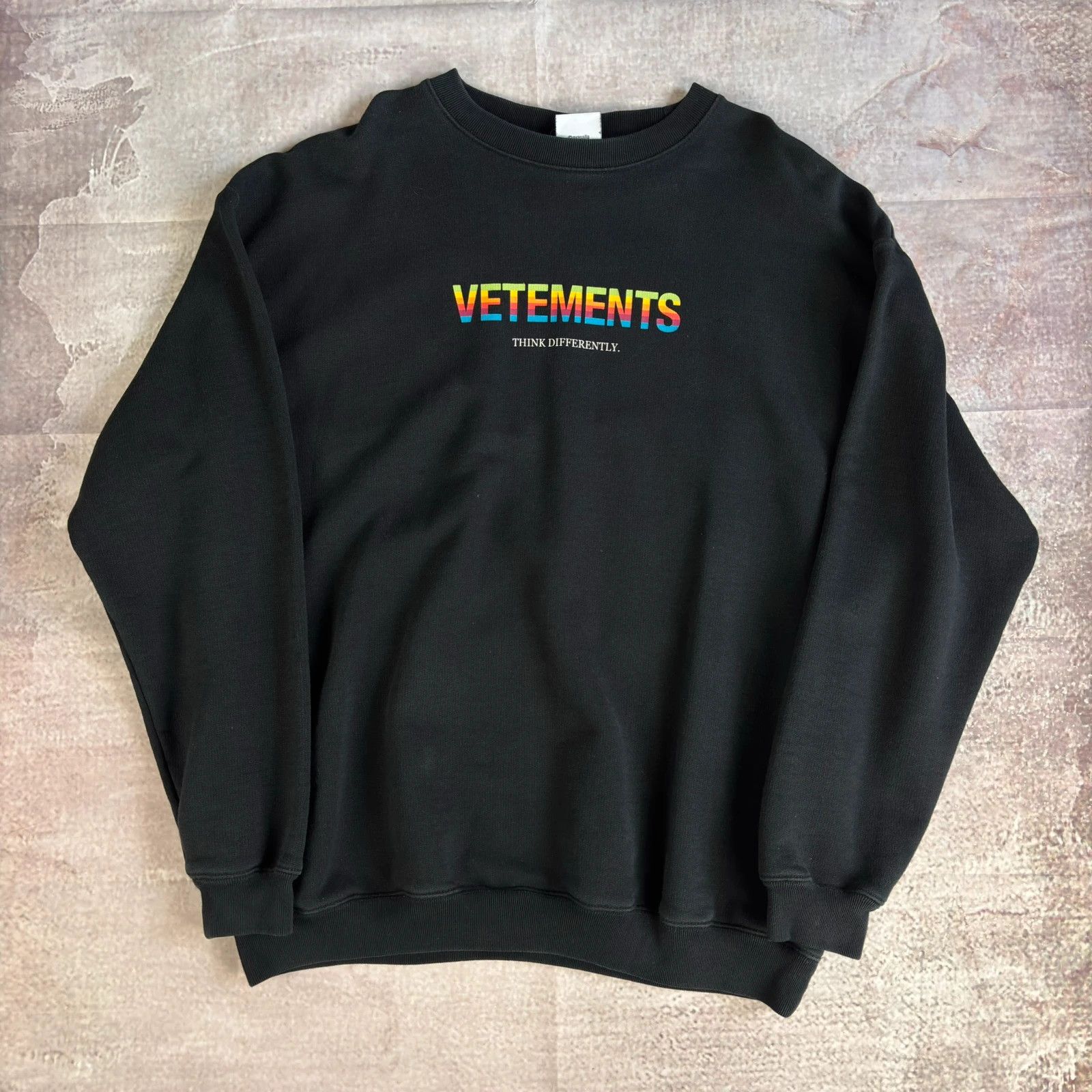 Vetements Vetements Apple think differently sweatshirt crewneck Size US M / EU 48-50 / 2 - 1 Thumbnail