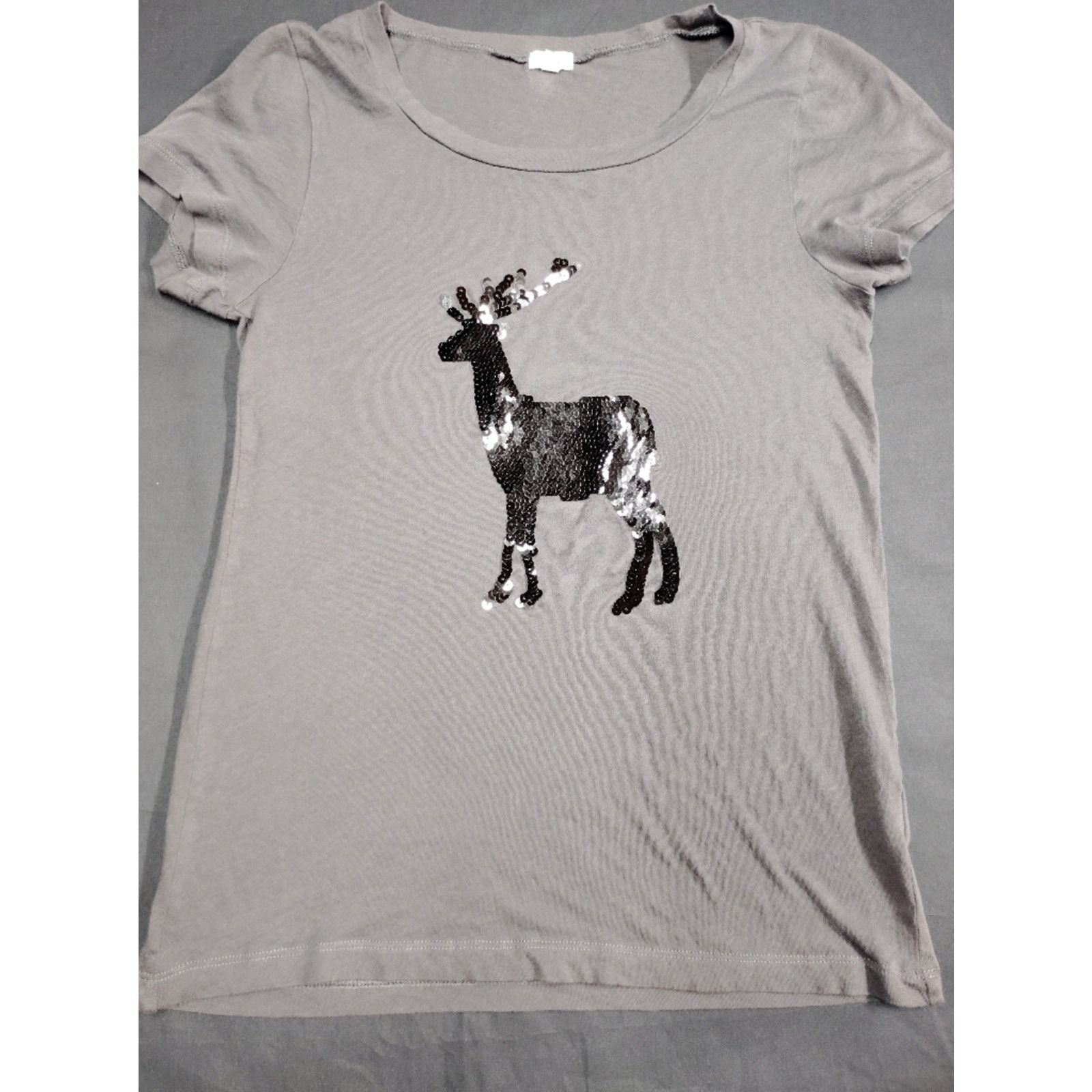 J.Crew J. Crew Gray Short-Sleeve Tee with Black Sequin Deer Size S / US 4 / IT 40 - 1 Thumbnail