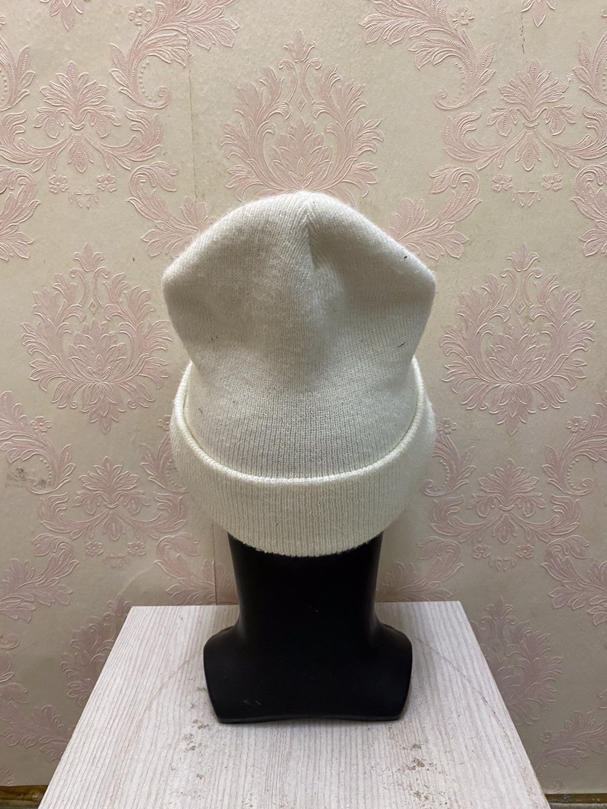 Guess × Vintage Vintage Guess Small Logo Beanie Hat Size ONE SIZE - 4 Thumbnail