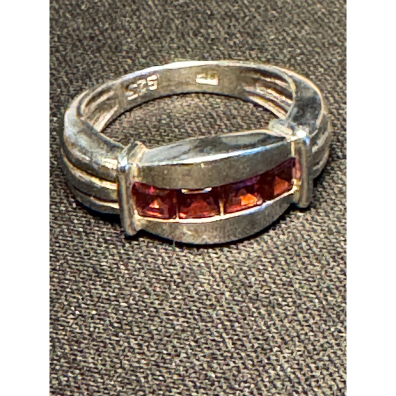 Other 925 Sterling Silver 4grams Size 6 Garnet Ring Size ONE SIZE - 1 Thumbnail