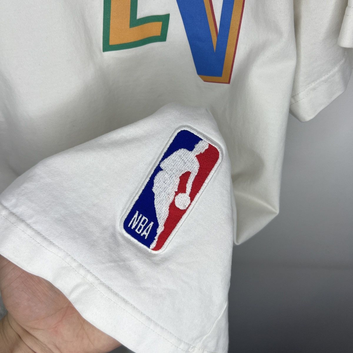 Louis Vuitton × NBA Louis Vuitton NBA White Logo T-Shirt Size US M / EU 48-50 / 2 - 8 Thumbnail