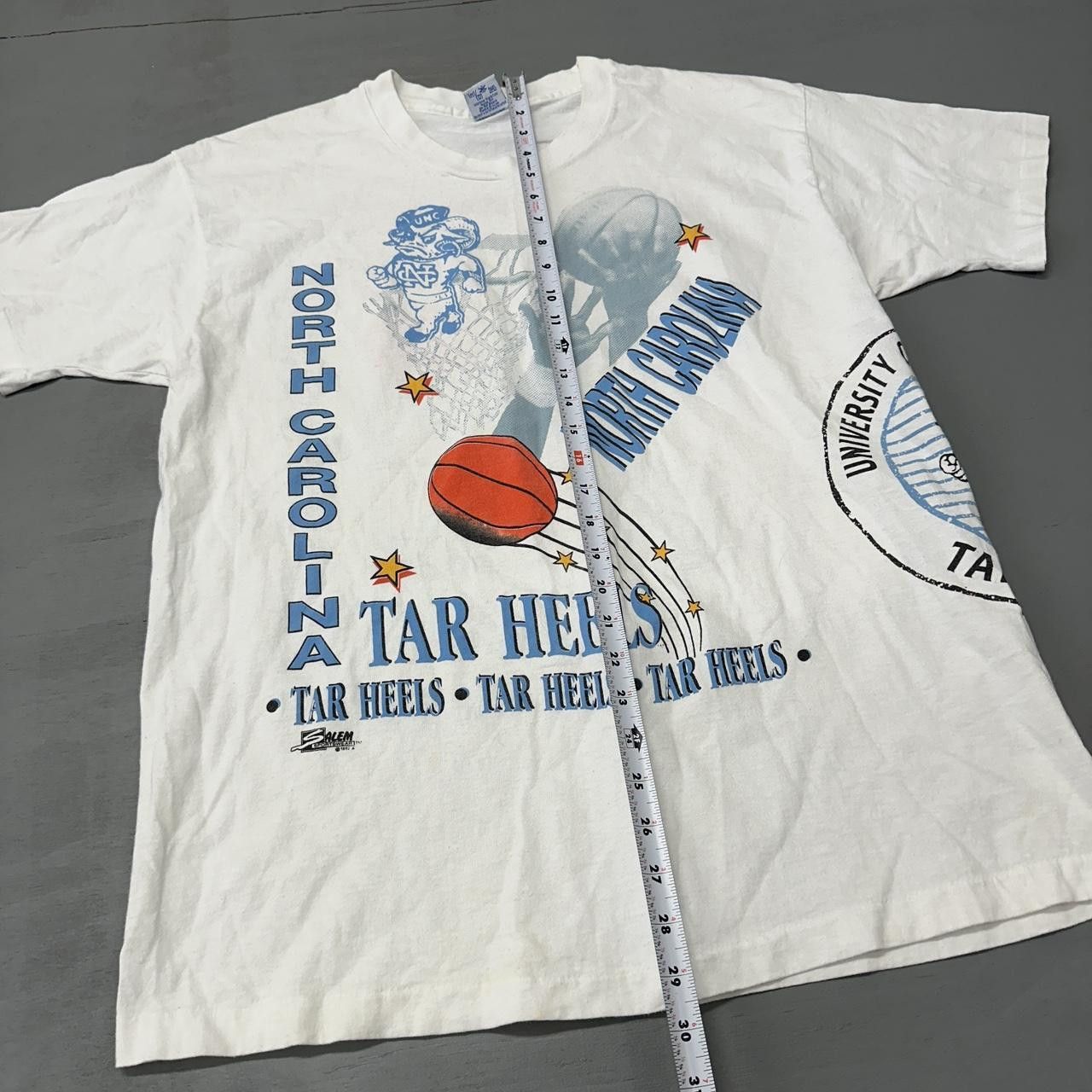 NCAA × Salem Sportswear × Vintage Vintage Salem North Carolina Tar Heels Wrap Around Shirt XL Size US XL / EU 56 / 4 - 4 Thumbnail