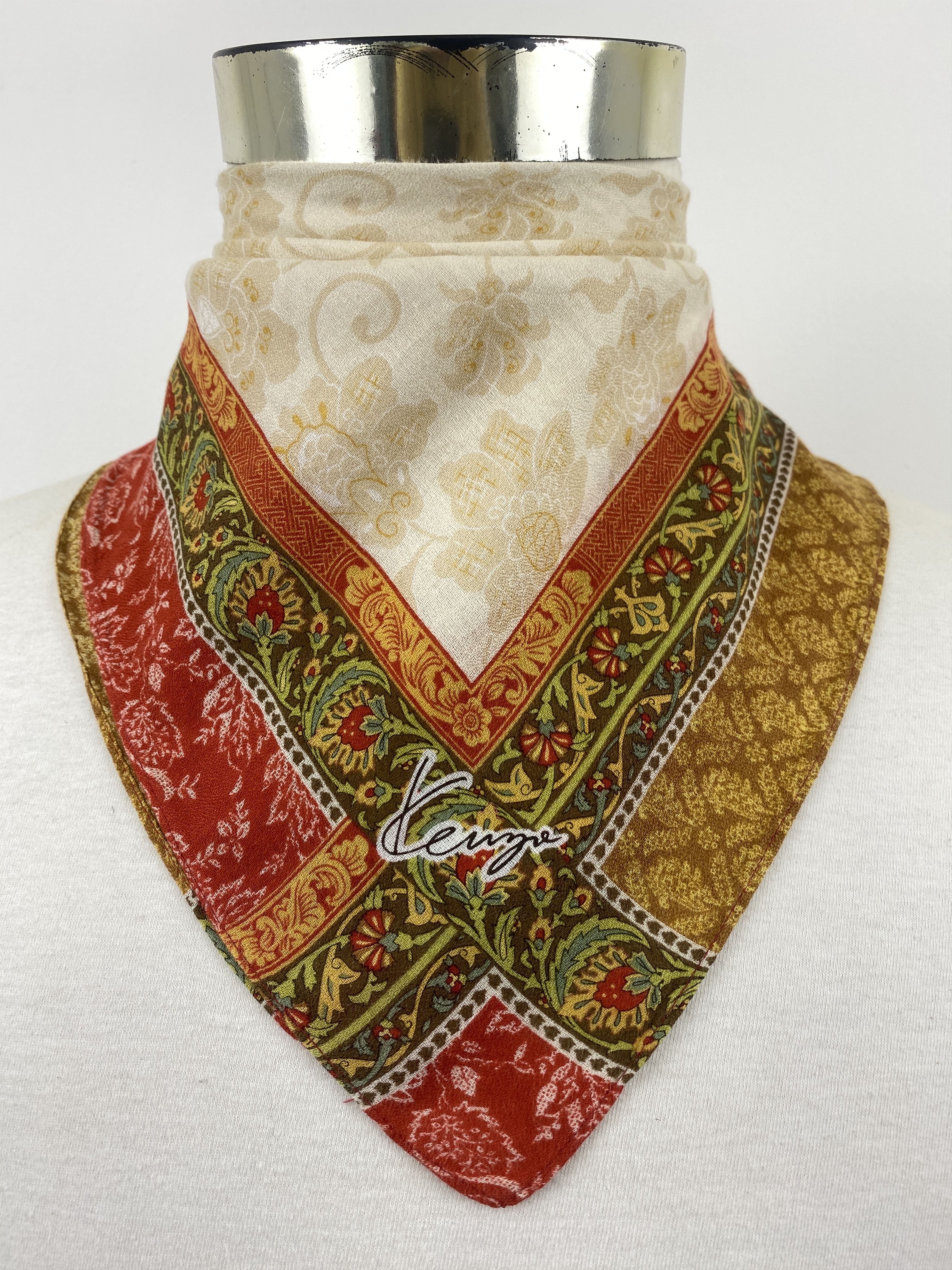 Kenzo Vintage Kenzo Handkerchief / Neckerchief / Bandana HKC0763 Size ONE SIZE - 1 Thumbnail