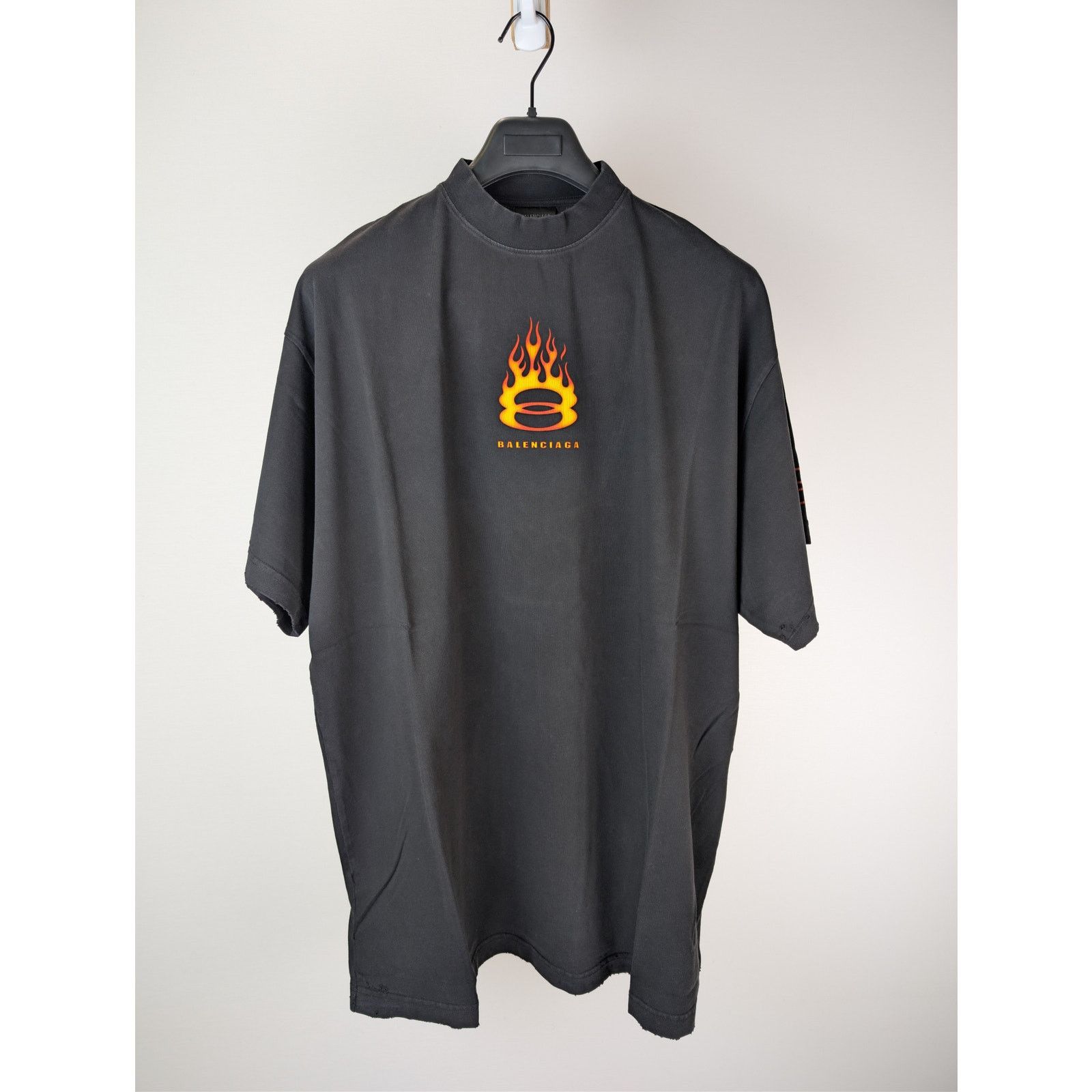 Balenciaga o1rshd1 Vintage Burning Unity Oversized Jersey T-Shirt Black Size US L / EU 52-54 / 3 - 3 Thumbnail