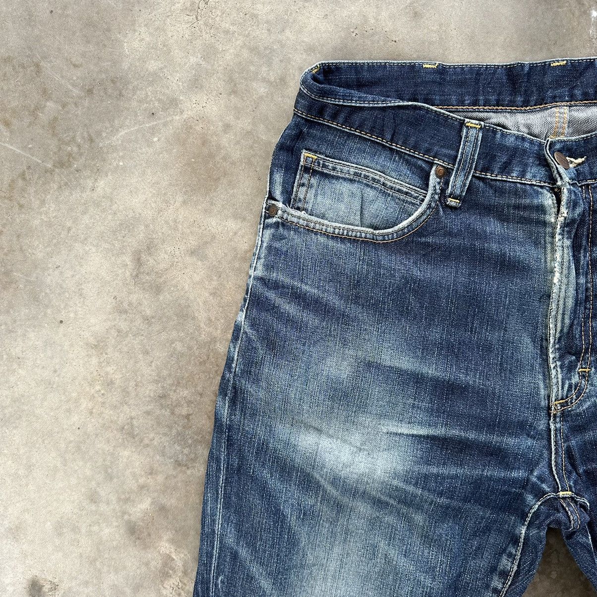 Japanese Brand Vintage Wrangler Distressed Jean Faded Denim Pant W34 Size US 34 / EU 50 - 5 Thumbnail