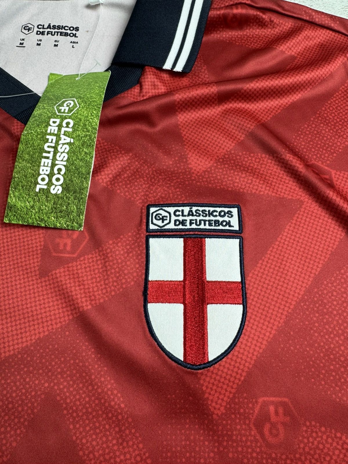 Vintage England Retro Classicos De Futebol NEW Men Vintage Soccer Football Shirt Jersey Size US M / EU 48-50 / 2 - 8 Thumbnail