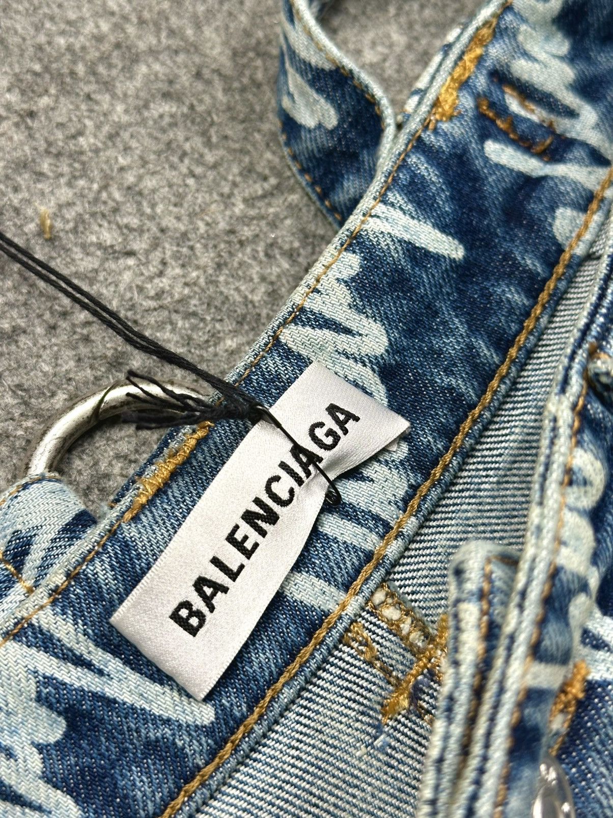 Balenciaga Balenciaga - Demna Gvasalia • Raver Script Logo Maxi Skirt • Size 26" / US 2 / IT 38 - 17 Thumbnail