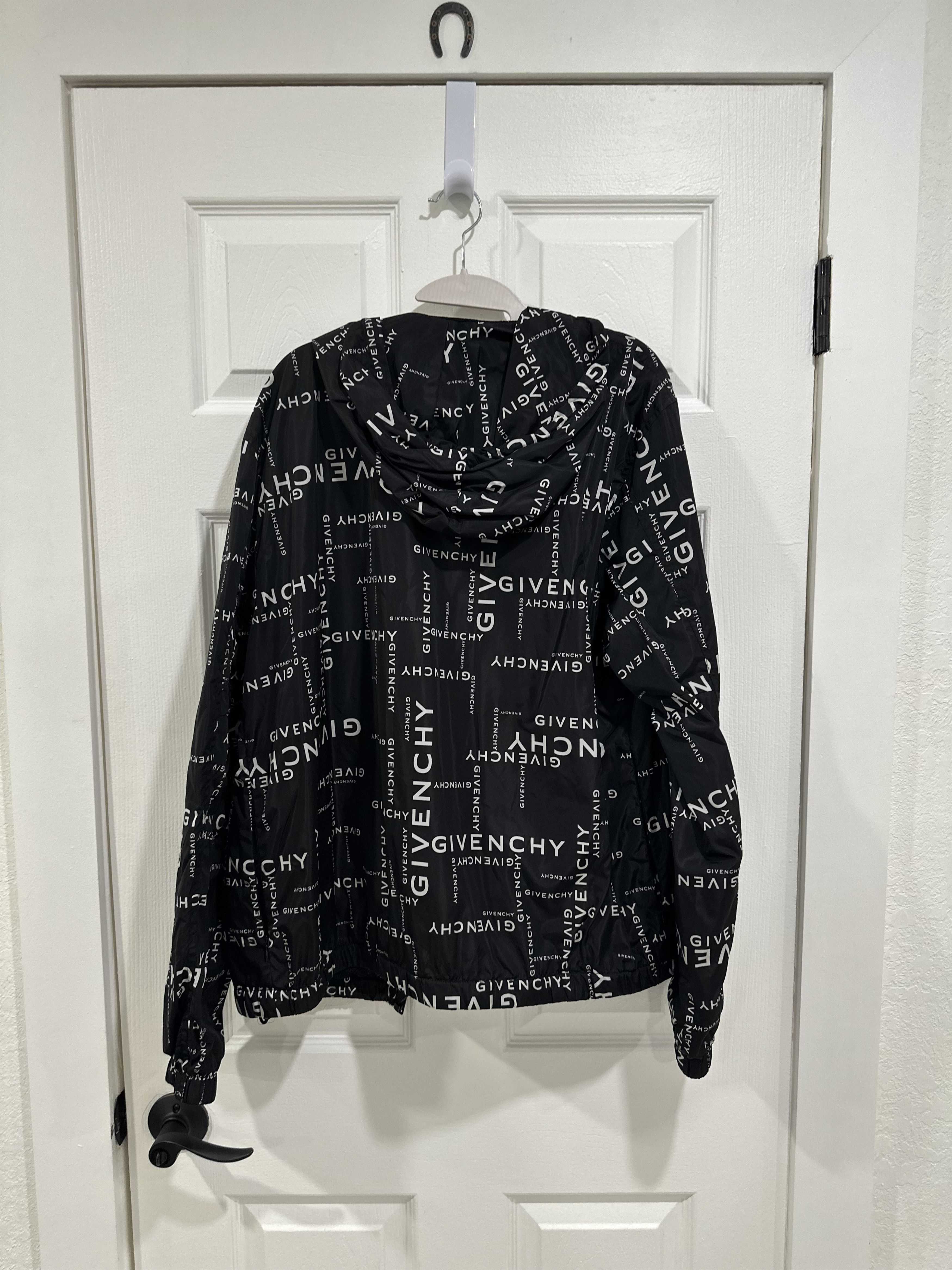 Givenchy Givenchy crossword rain coat/all over windbreaker Size US L / EU 52-54 / 3 - 2 Thumbnail