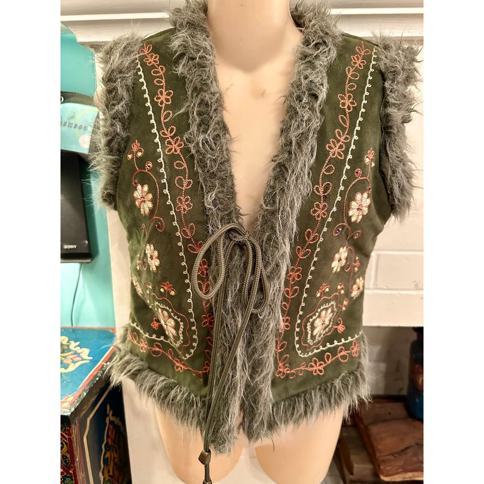 Miss Me Y2K NWT EMBELLISHED FAUX FUR SUEDE PENNY LANE VEST Size S / US 4 / IT 40 - 1 Thumbnail