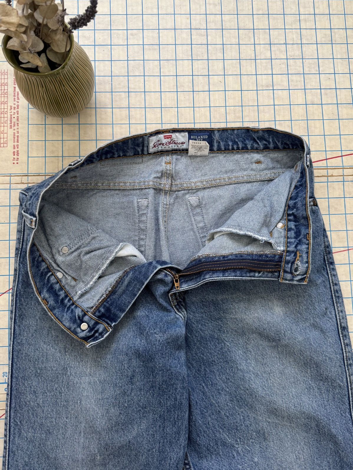 Levi's Vintage Levi’s 540 Relaxed Fit Y2K Vibes Jeans Size 32x32 Size US 32 / EU 48 - 9 Thumbnail