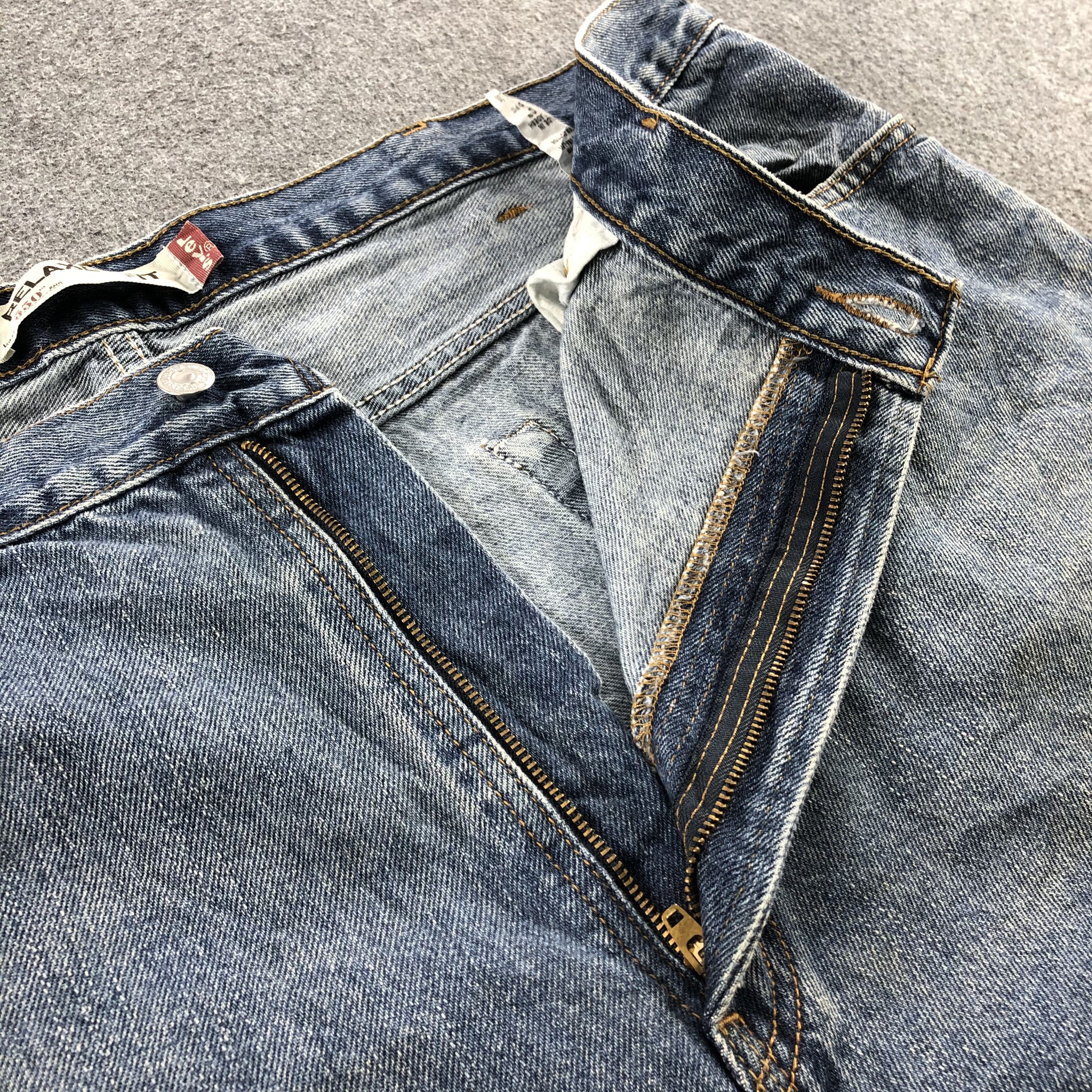 Levi's Light Wash Vintage Levis 550 Jeans-J1282 Size US 43 - 7 Thumbnail