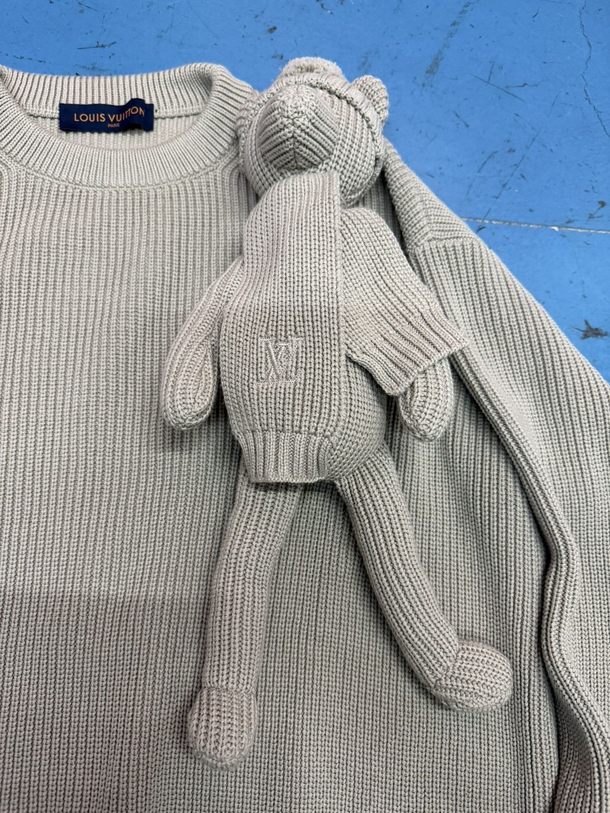 Louis Vuitton LOUIS VUITTON TEDDY SWEATER Size US XXL / EU 58 / 5 - 3 Thumbnail