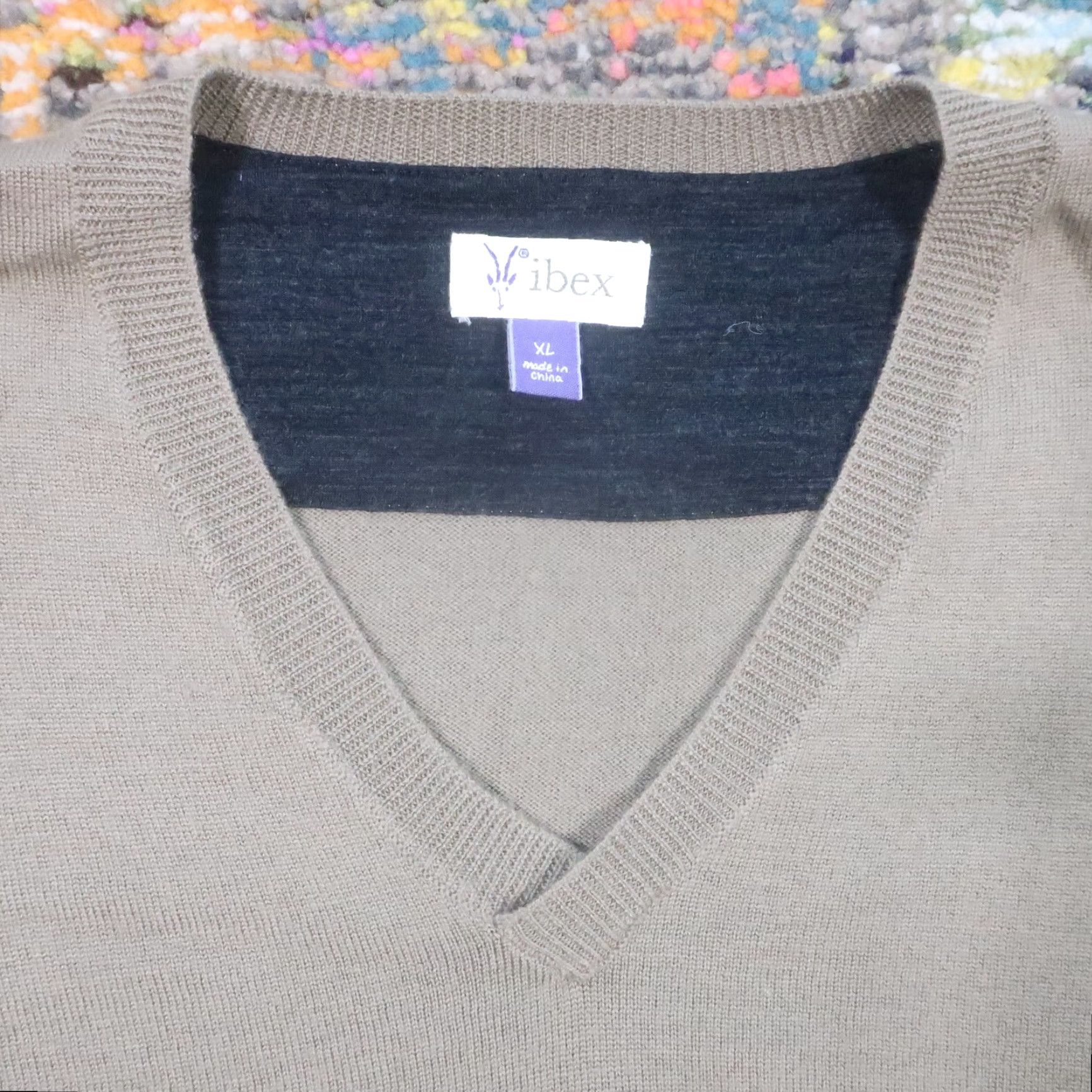 Vintage Ibex Mens XL Sweater Pullover V-Neck Wool Cashmere Merino Lightweight Brown Slim Fit Knit Pullover Casual Winter Fall Spring EUC Size US XL / EU 56 / 4 - 3 Thumbnail