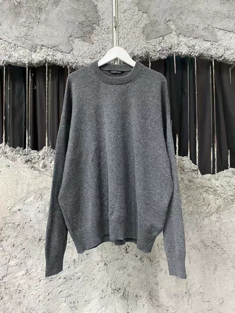 Balenciaga Balenciaga Embroidered Logo Sweater Size US XS / EU 42 / 0 - 1 Thumbnail