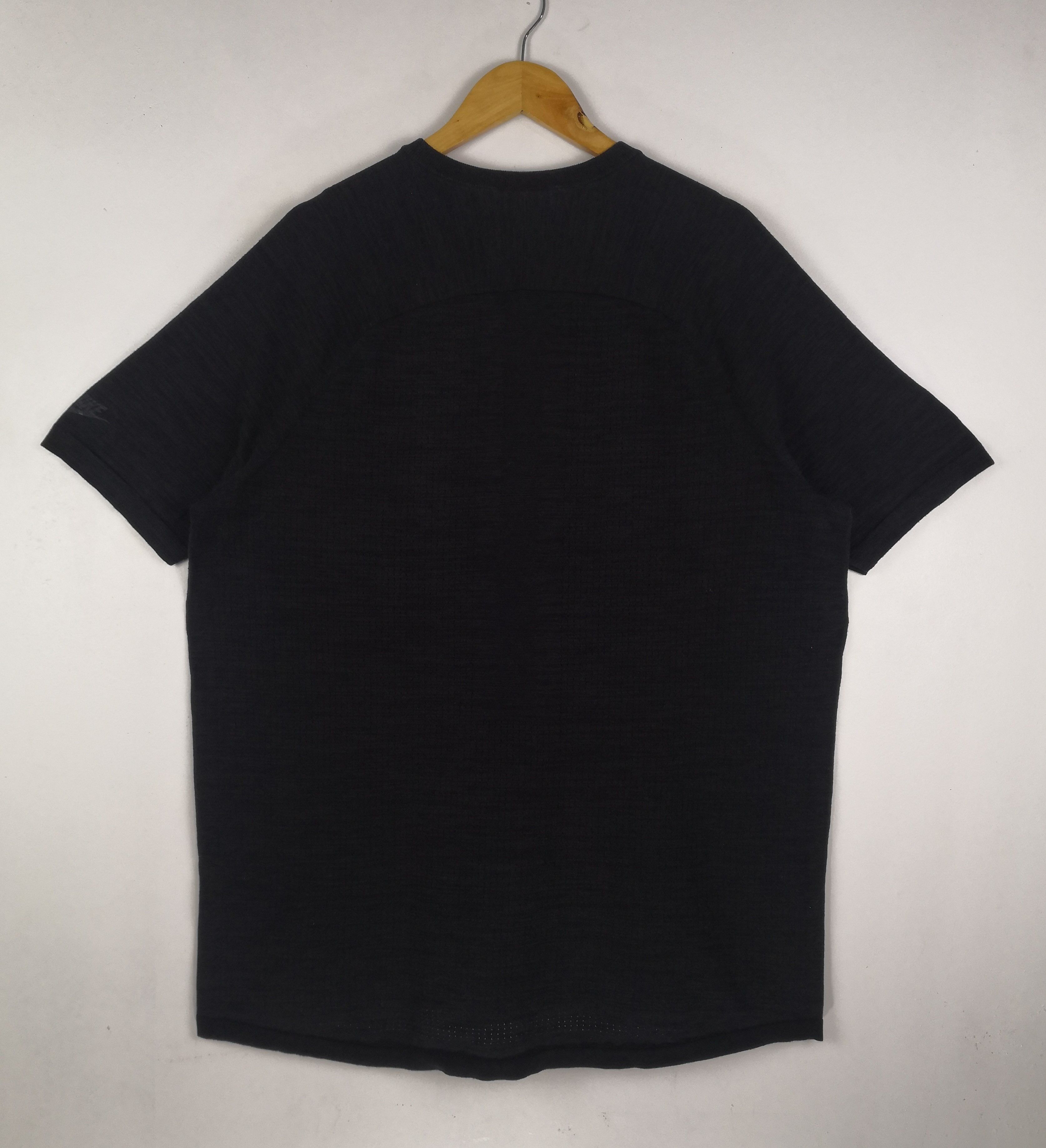 Nike Vintage Nike T-Shirt Breathable Nike Tee Size US XL / EU 56 / 4 - 3 Thumbnail