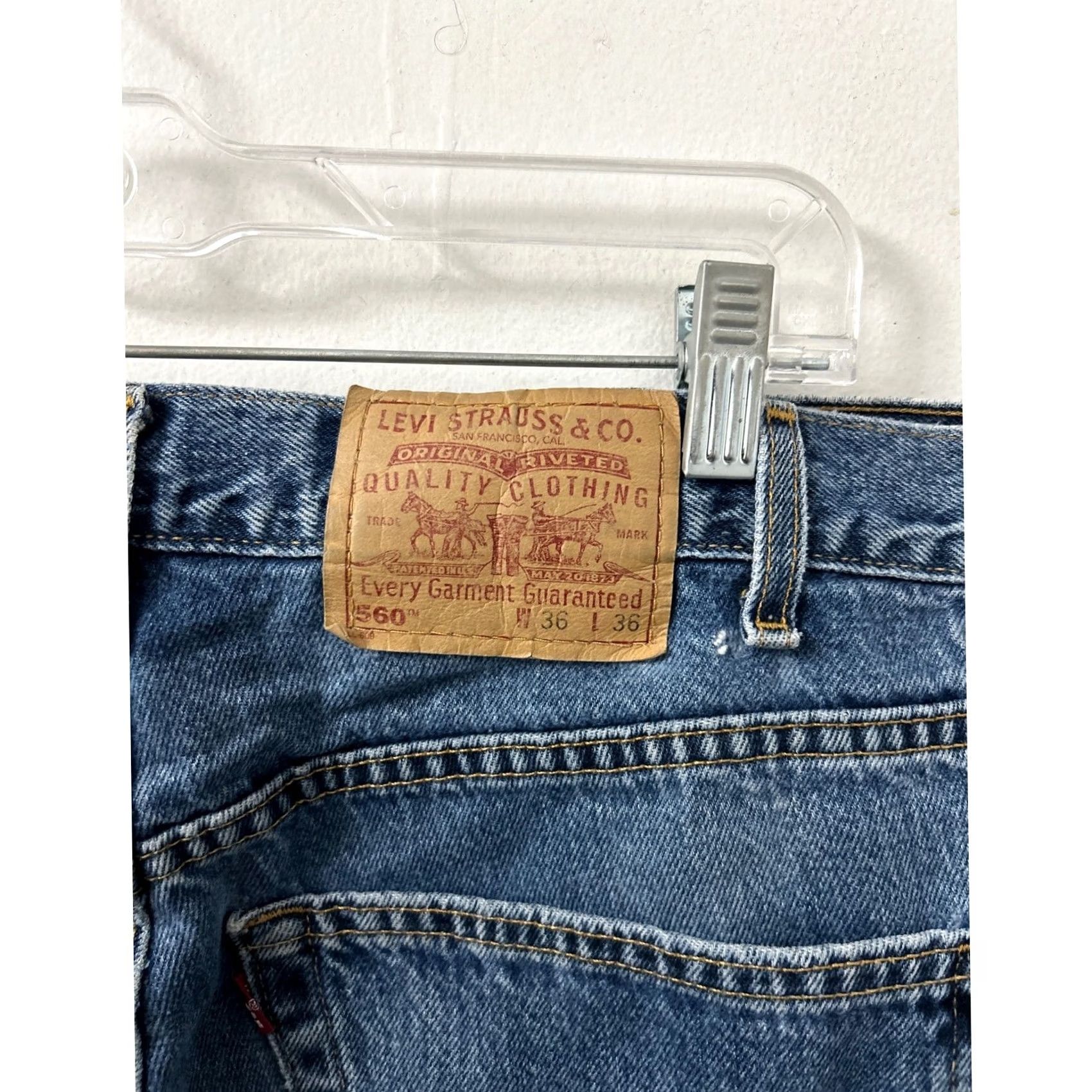Levi's VINTAGE Levi's 560 Jeans Mens 36x35 Blue Made In USA Loose Fit Tapered Leg Mens Jeans Blue 90s Levi's 560 Fit Relaxed Denim Size US 36 / EU 52 - 2 Thumbnail