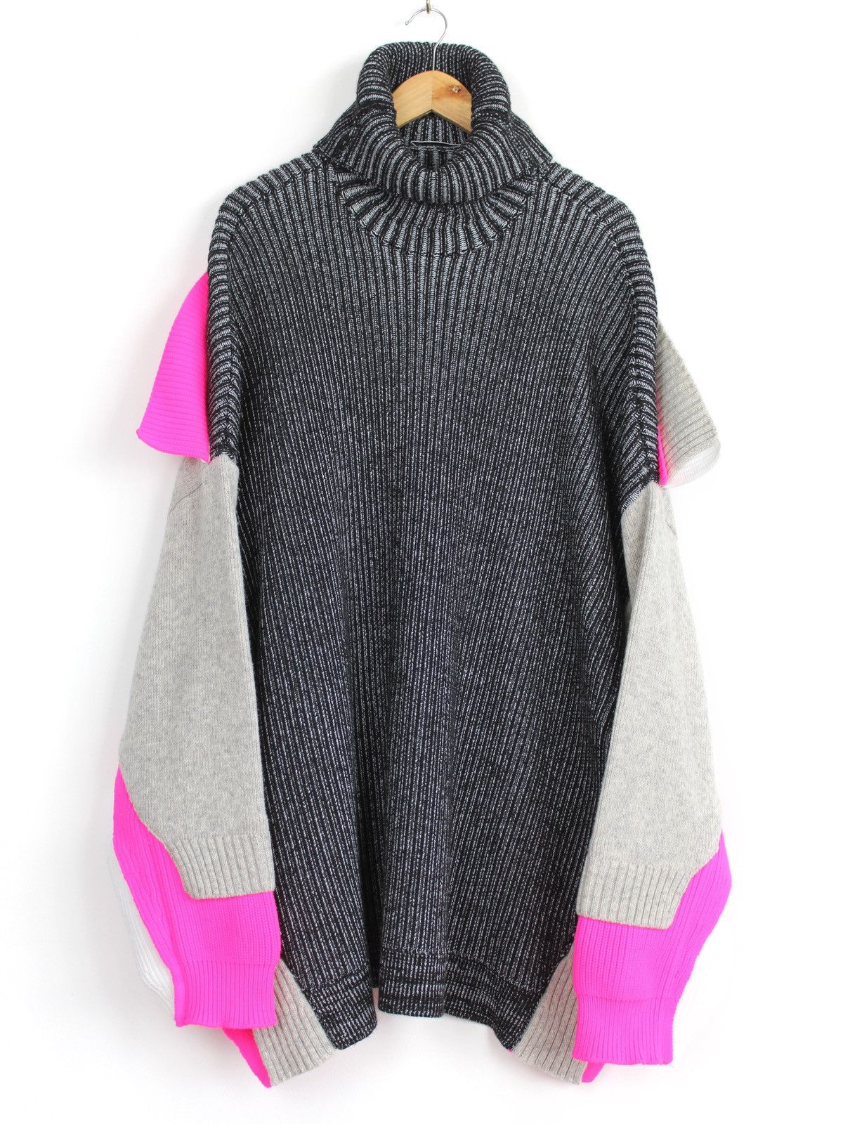 Balenciaga Balenciaga FW’18 Layered Oversize Knit Sweater Hoodie Size XS / US 0-2 / IT 36-38 - 2 Thumbnail