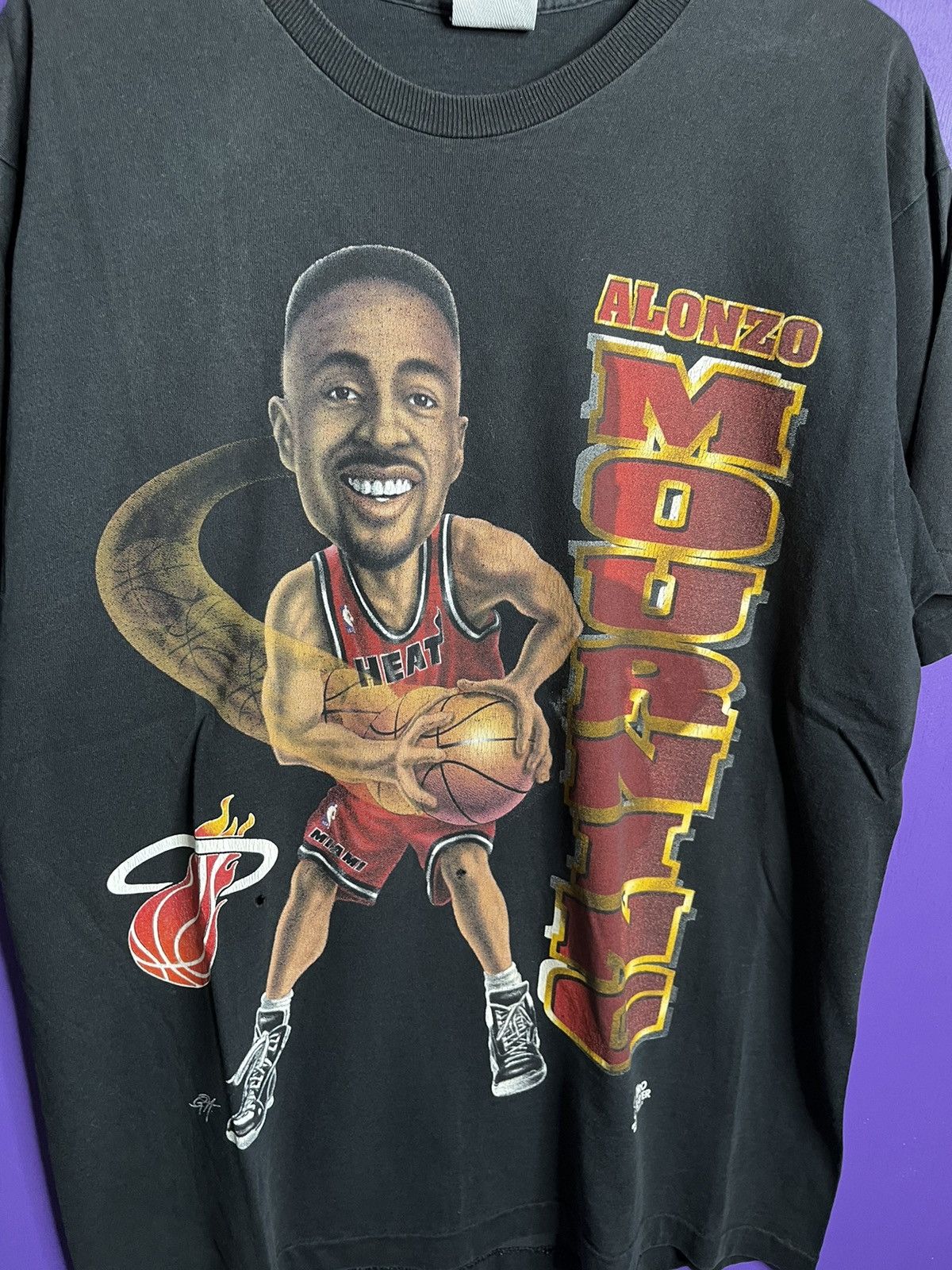NBA × Pro Player × Vintage Vintage 90s Miami Heat Alonzo mourning player t-shirt Size US XL / EU 56 / 4 - 3 Thumbnail