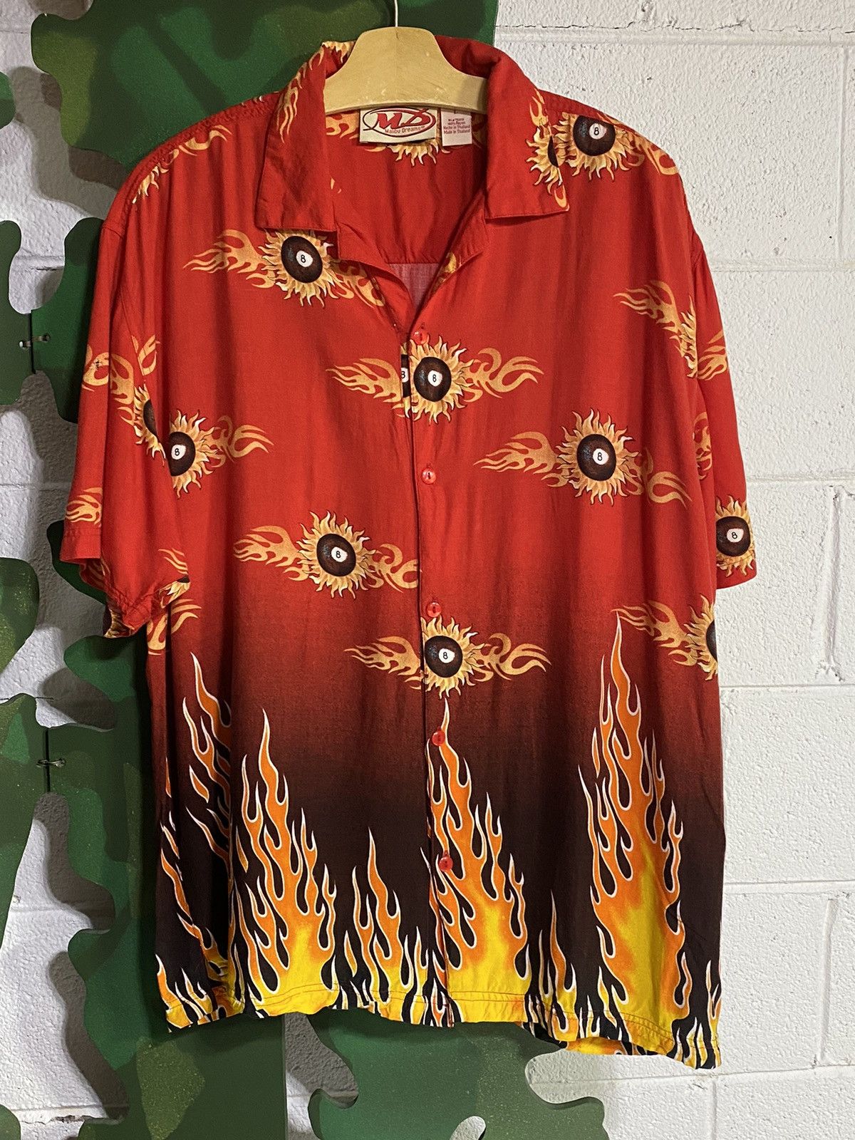 Vintage Malibu Dreams Men’s Button Down Shirt Flames Rayon Size L Size US L / EU 52-54 / 3 - 1 Thumbnail