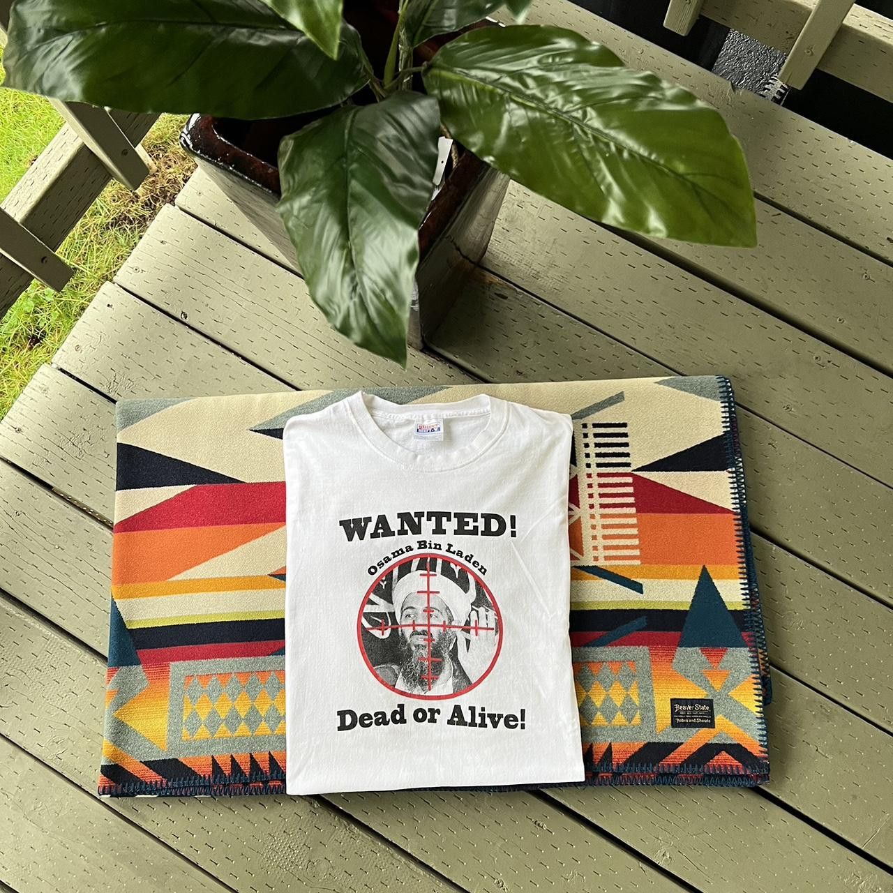 Vintage Vintage Osama Bin Laden WANTED dead or alive t shirt Size US XL / EU 56 / 4 - 2 Thumbnail