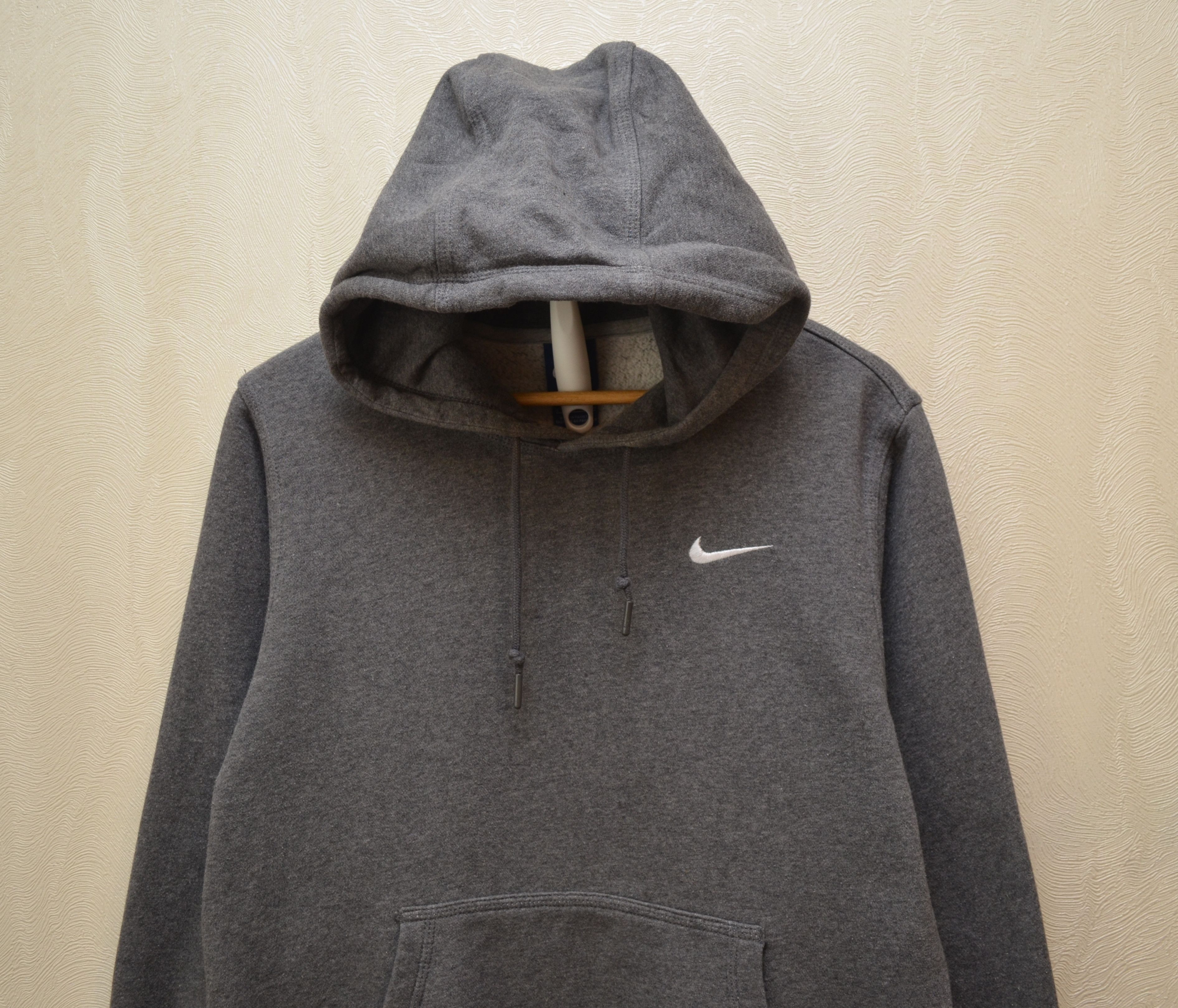 Nike × Vintage Nike Embroided Logo Hoodie Grey Size S Size US S / EU 44-46 / 1 - 2 Thumbnail