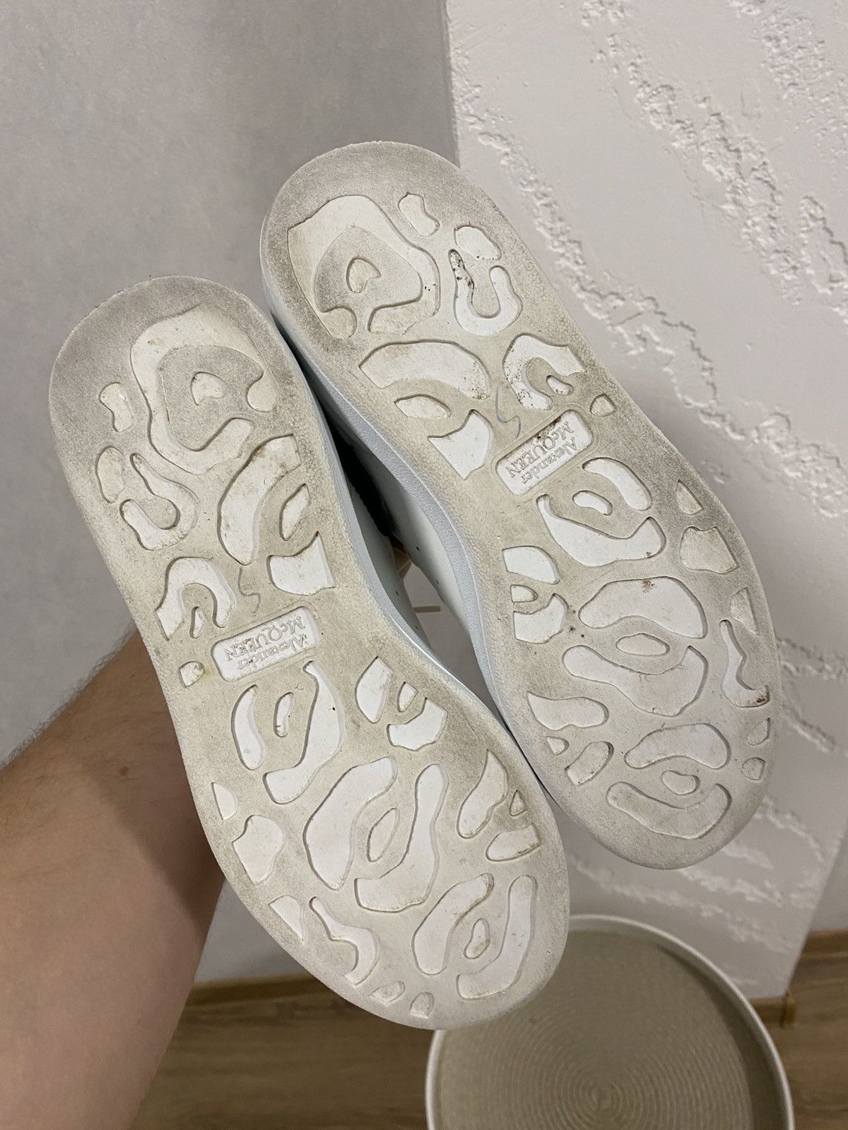 Alexander McQueen Alexander McQueen Oversized White Sneakers Size: 36 Size US 6 / IT 36 - 19 Thumbnail
