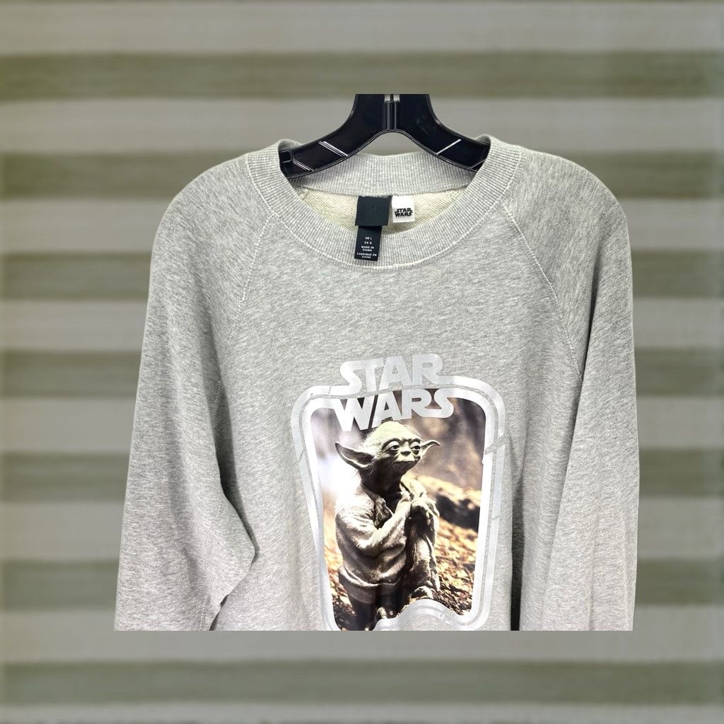 Star Wars Star Wars Sweatshirt Men L Gray Cotton Crew Neck Pullover Yoda H&M Long Sleeve Graphic Print Star Theme Size US L / EU 52-54 / 3 - 1 Thumbnail