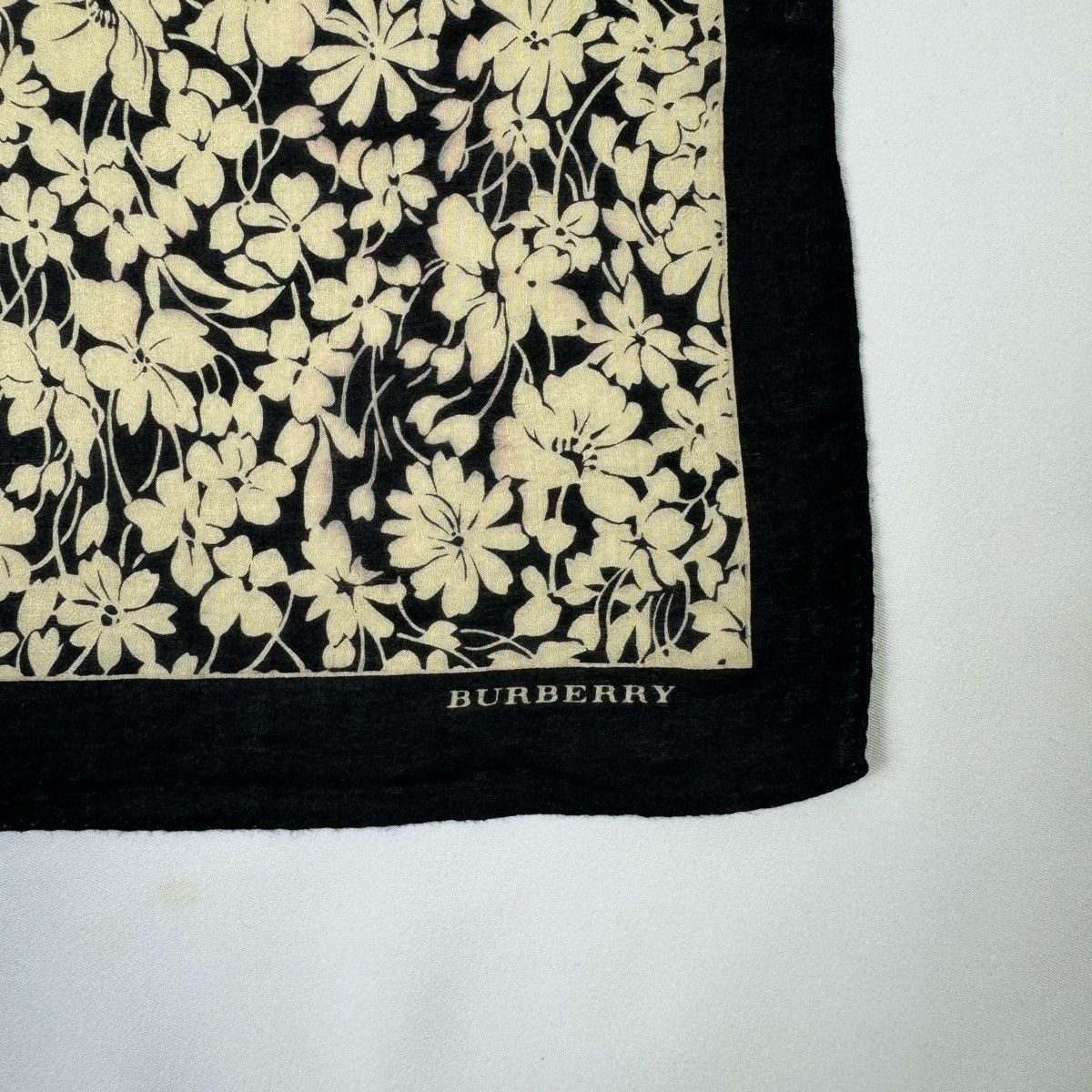 Burberry Burberry Floral Handkerchief Neckerchief Bandana Size ONE SIZE - 6 Thumbnail