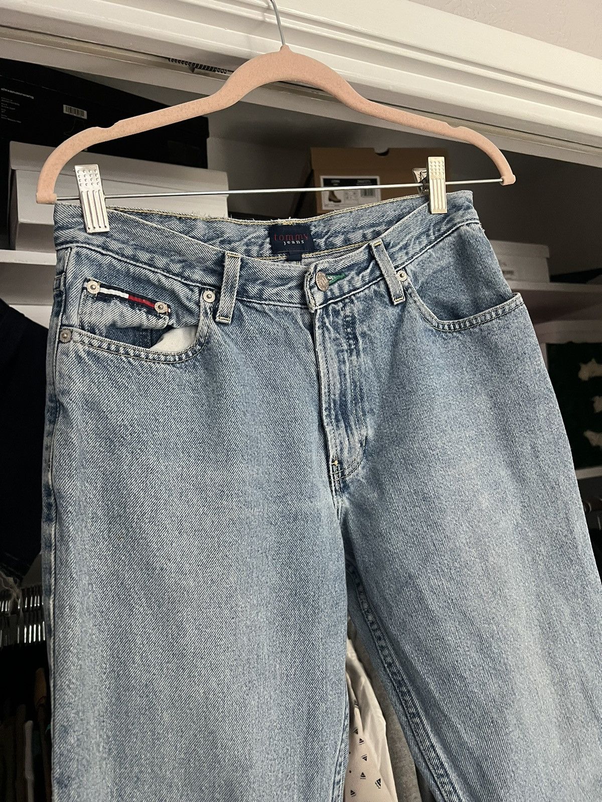 Tommy Hilfiger × Vintage Vintage 90s Tommy Hilfiger distressed relaxed fit jeans Size 27" / US 4 / IT 40 - 4 Thumbnail