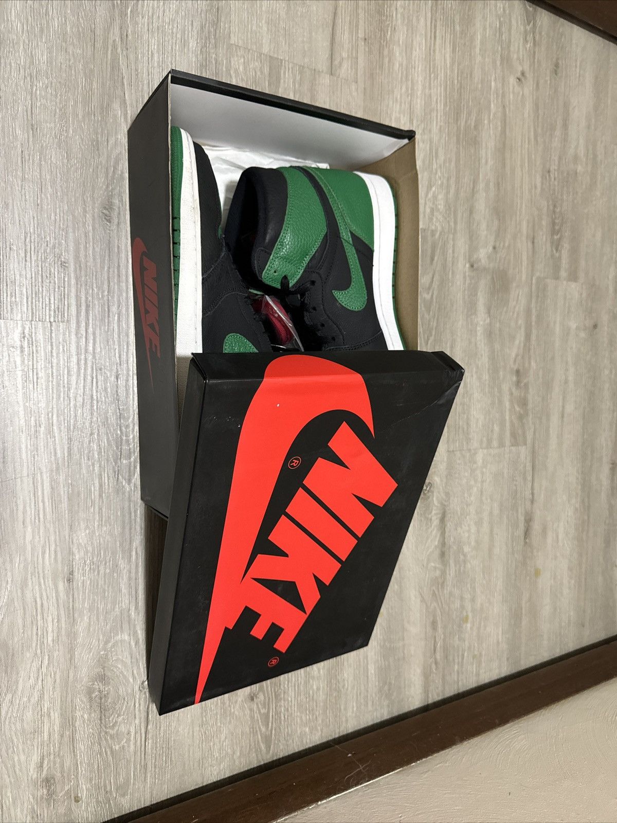 Jordan Brand × Nike Size 12 - Jordan 1 Retro OG High Pine Green 2.0 Size US 12 / EU 45 - 4 Thumbnail