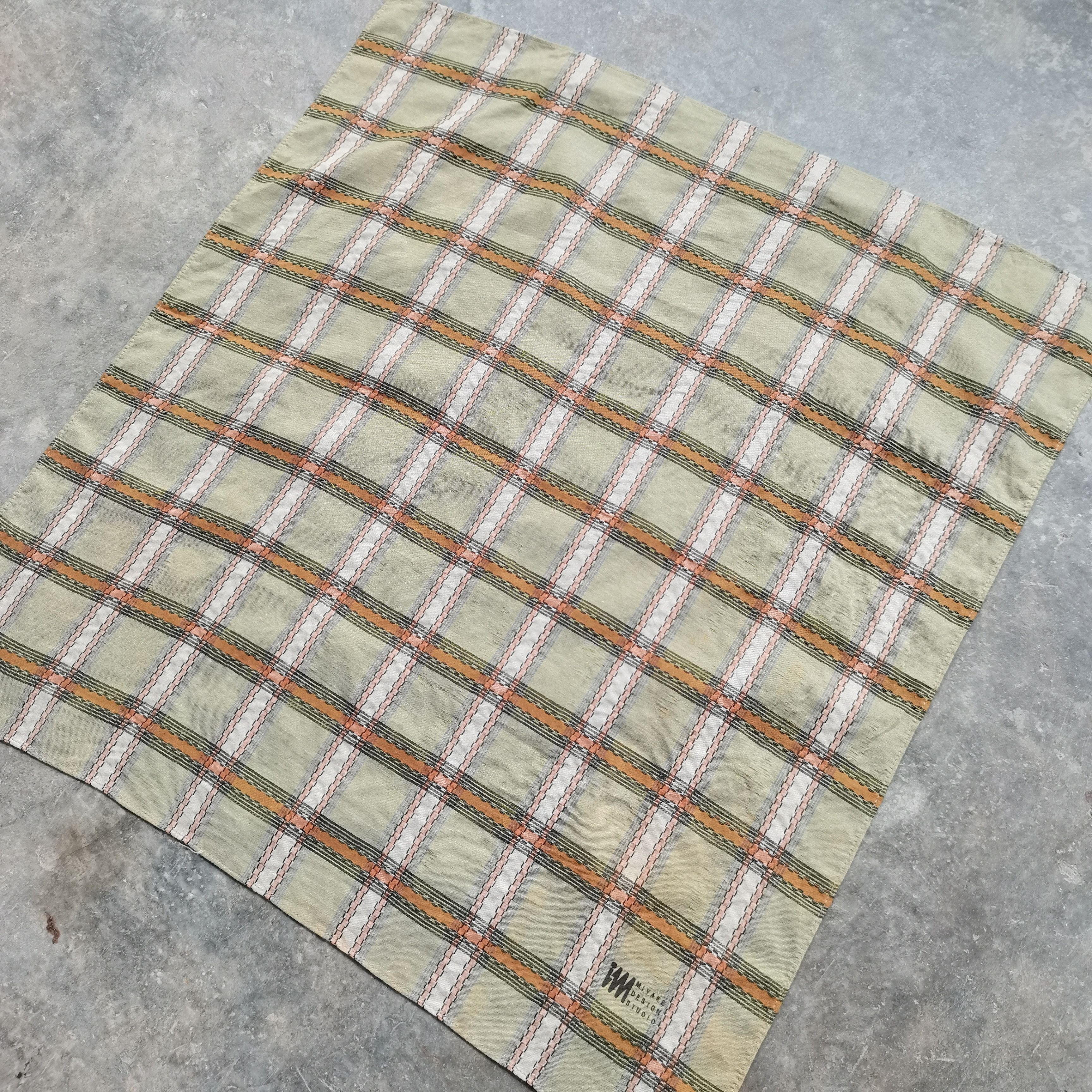 Issey Miyake × Japanese Brand × Vintage Vintage ISSEY MIYAKE DESIGN STUDIO Handkerchiefs Size ONE SIZE - 3 Thumbnail