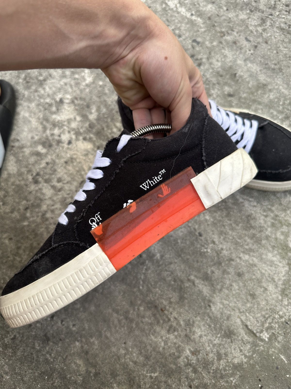 Off-White Vintage Logo Off-White Sneakers Style Rare USA 40 Shoelaces Size US 7 / EU 40 - 6 Thumbnail