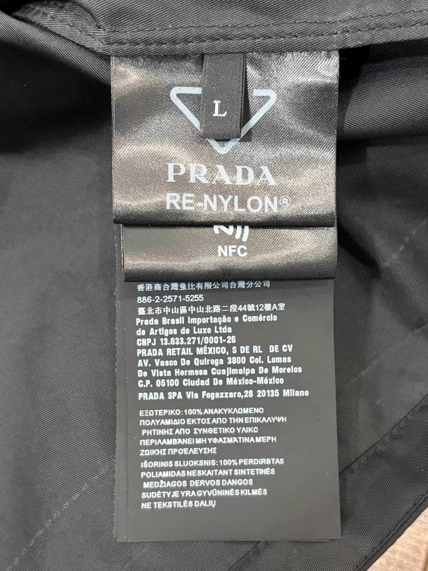 Prada Prada Triangle Logo Nylon Short-Sleeve Shirt Black L Size US L / EU 52-54 / 3 - 4 Thumbnail
