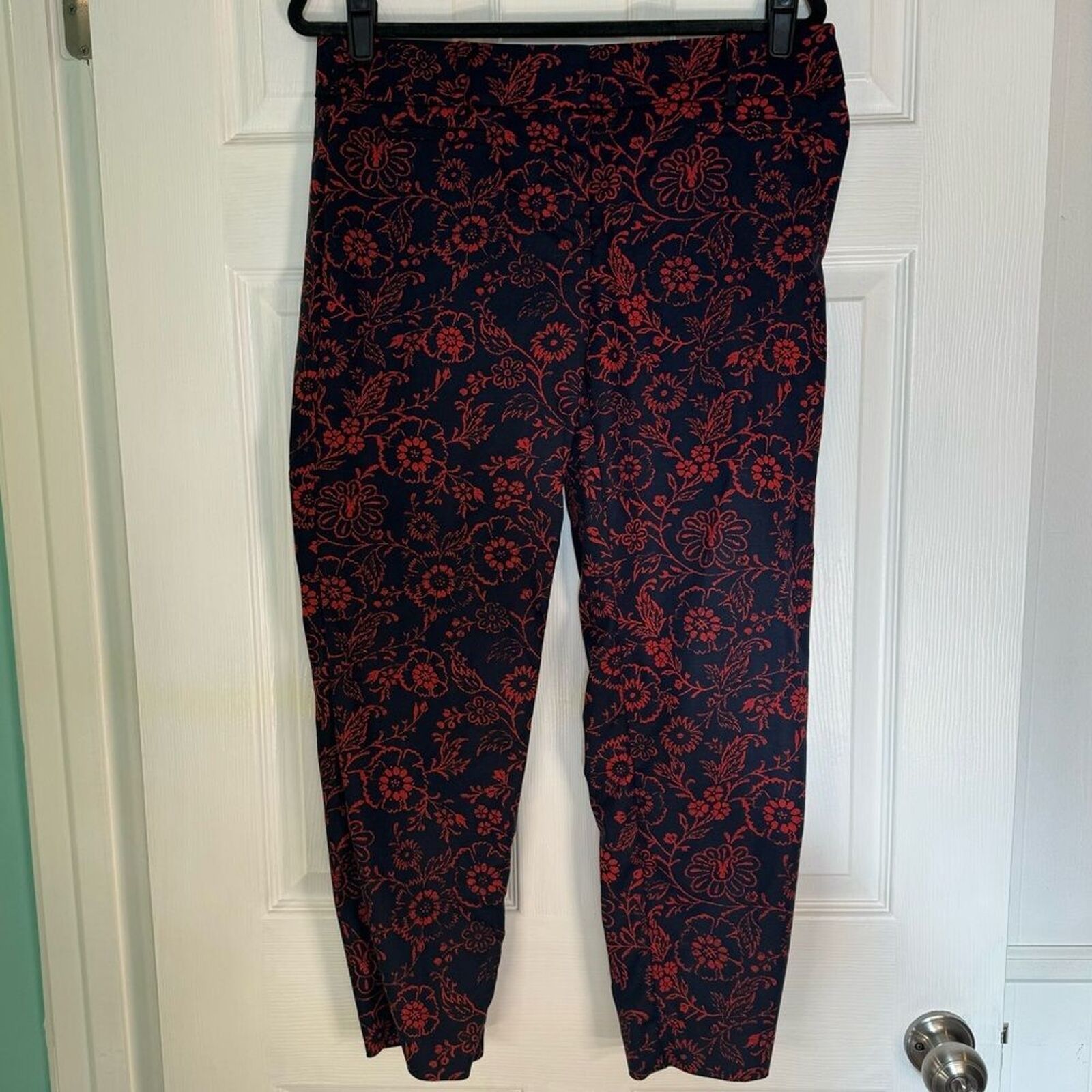 Loft LOFT Marisa Floral Riviera Ankle Pants Size 8 Size 30" / US 8 / IT 44 - 2 Thumbnail