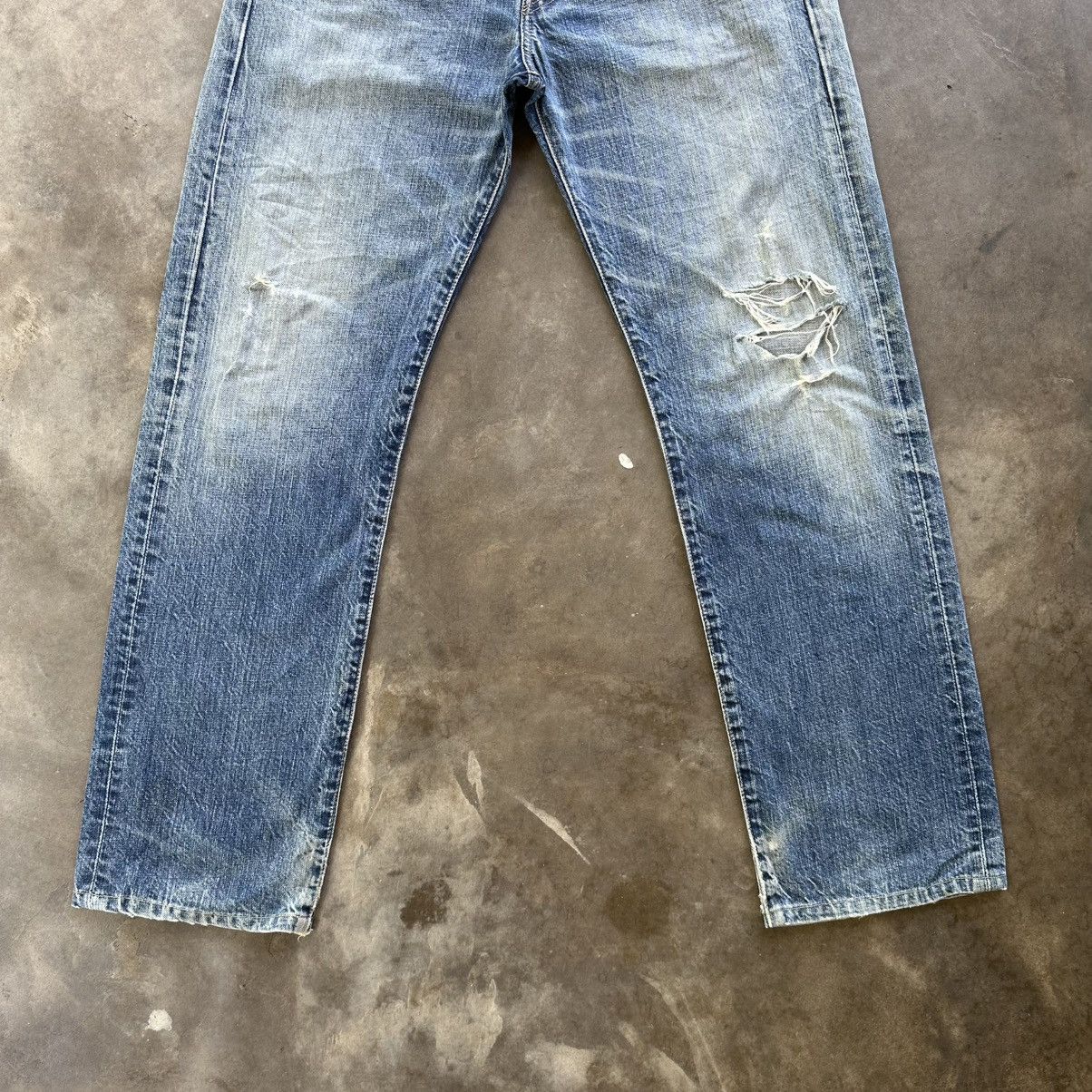 Japanese Brand Vintage Levi’s 501 Distressed Faded Denim Jean Pant W32 Size US 32 / EU 48 - 2 Thumbnail
